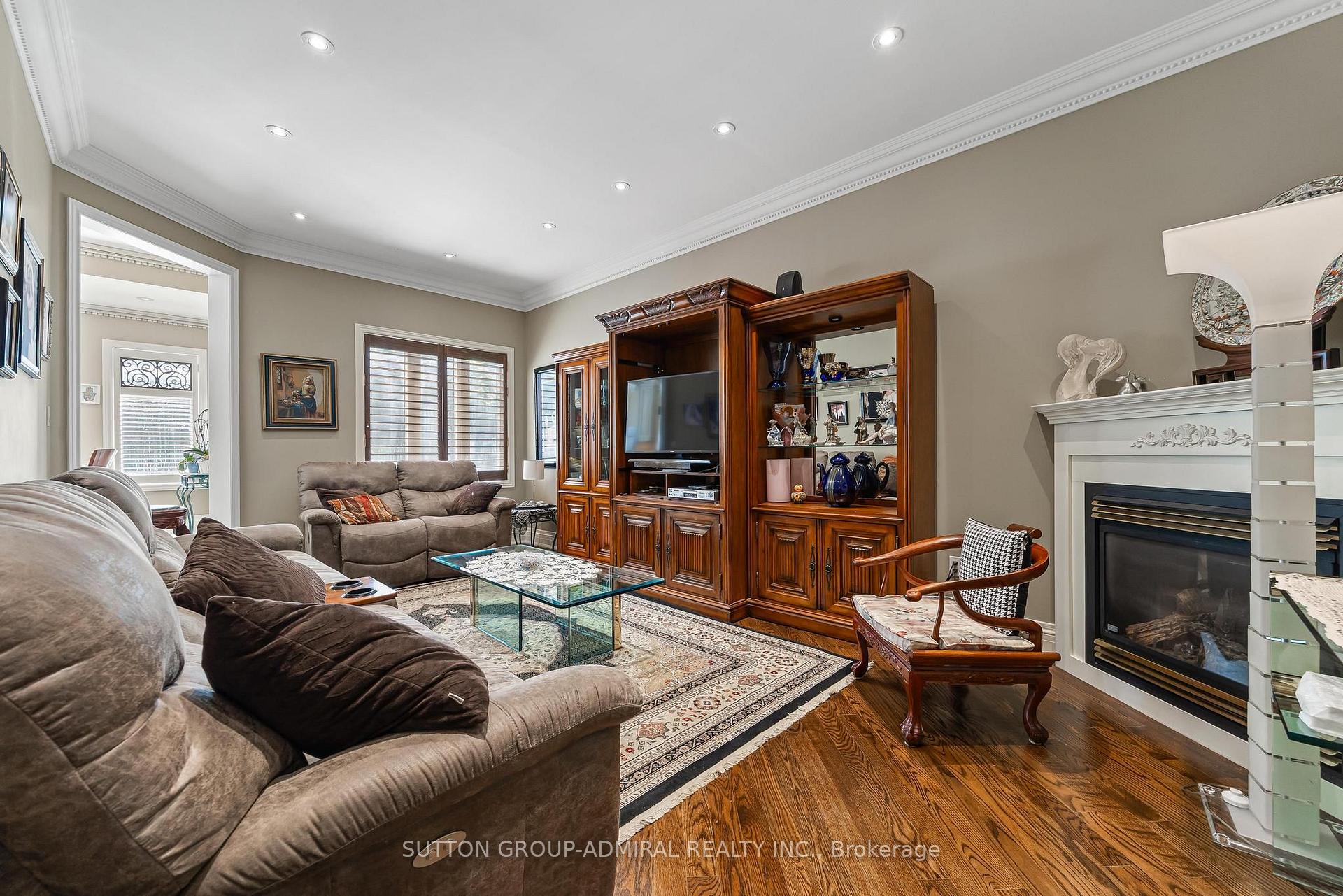 Photo 15 of 35 Strauss Road, Vaughan, Patterson — HOMEH