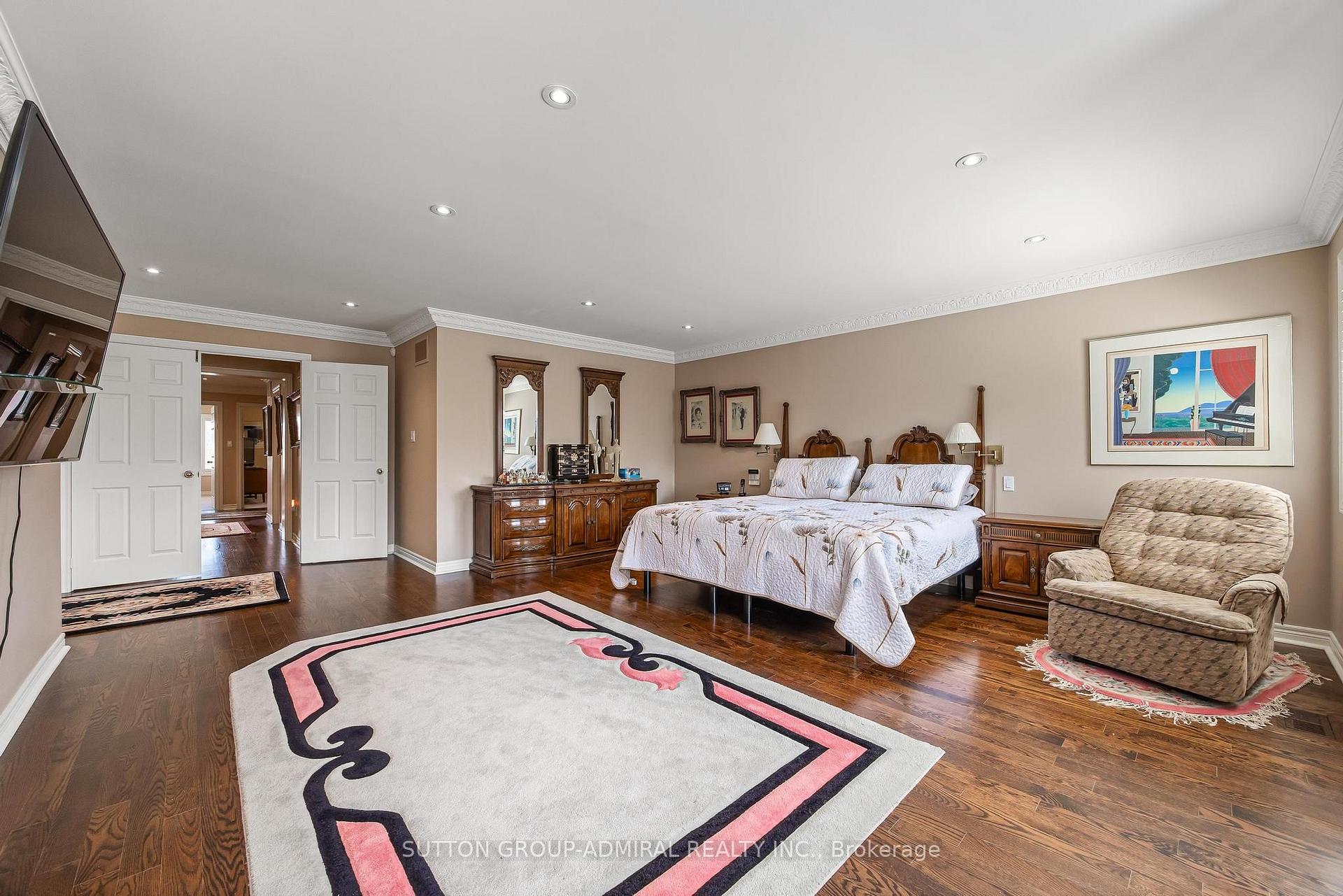 Photo 20 of 35 Strauss Road, Vaughan, Patterson — HOMEH