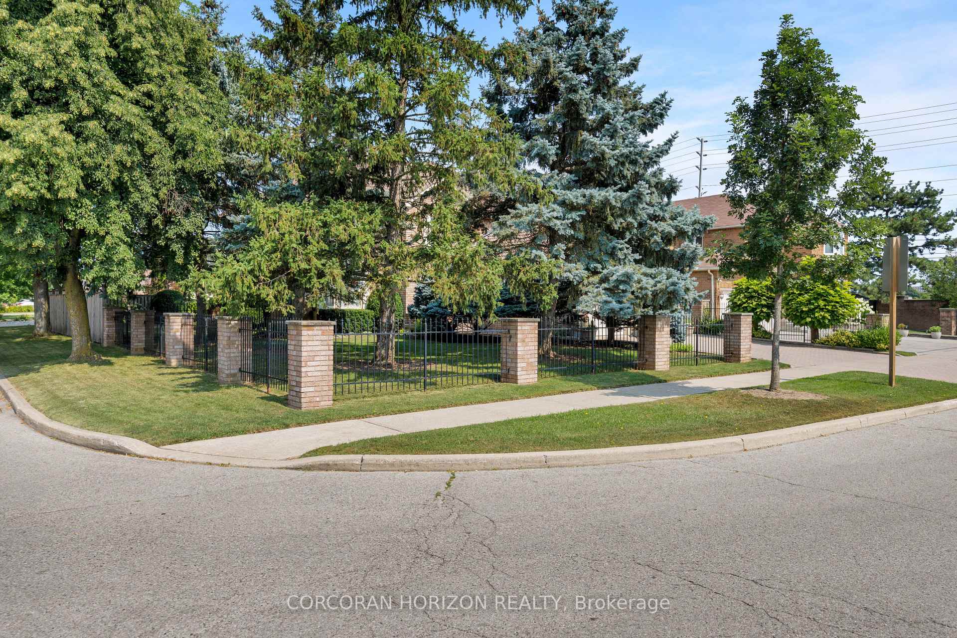 Photo 6 of 1807 Tattersall Way, Mississauga, Central Erin Mills — HOMEH