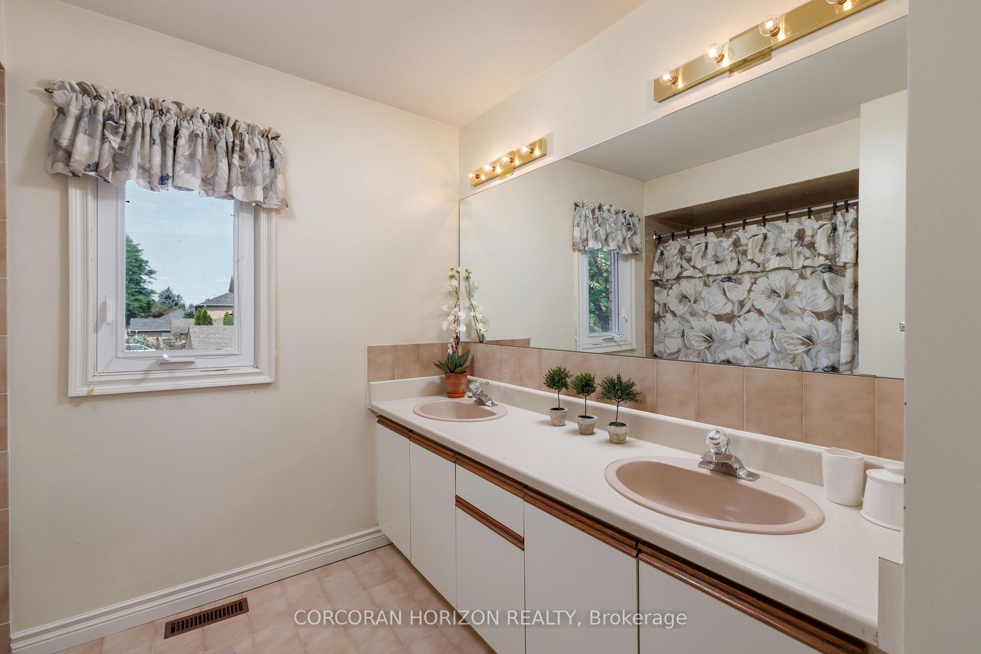 Photo 36 of 1807 Tattersall Way, Mississauga, Central Erin Mills — HOMEH