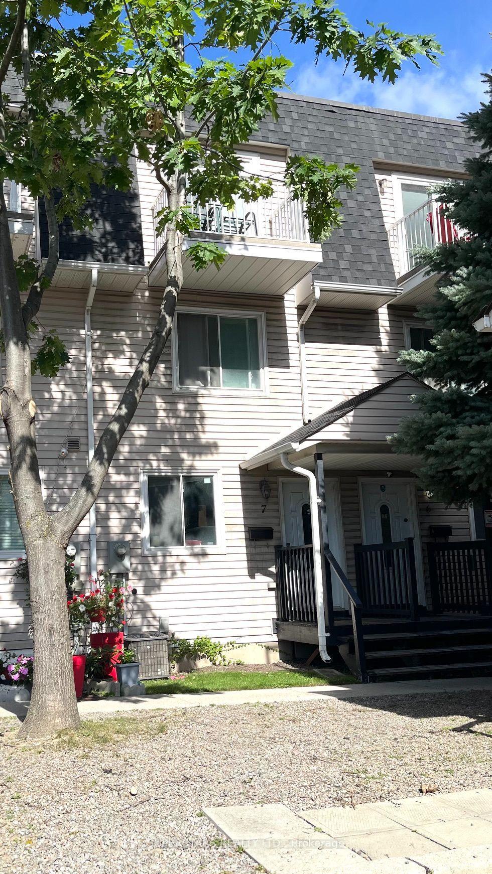 Photo 4 of Unit 7, 38 St Lawrence Street, Toronto, Moss Park — HOMEH