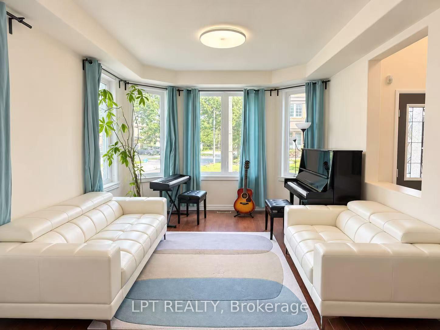 Photo 10 of 1 Saxony Drive, Markham, Berczy — HOMEH