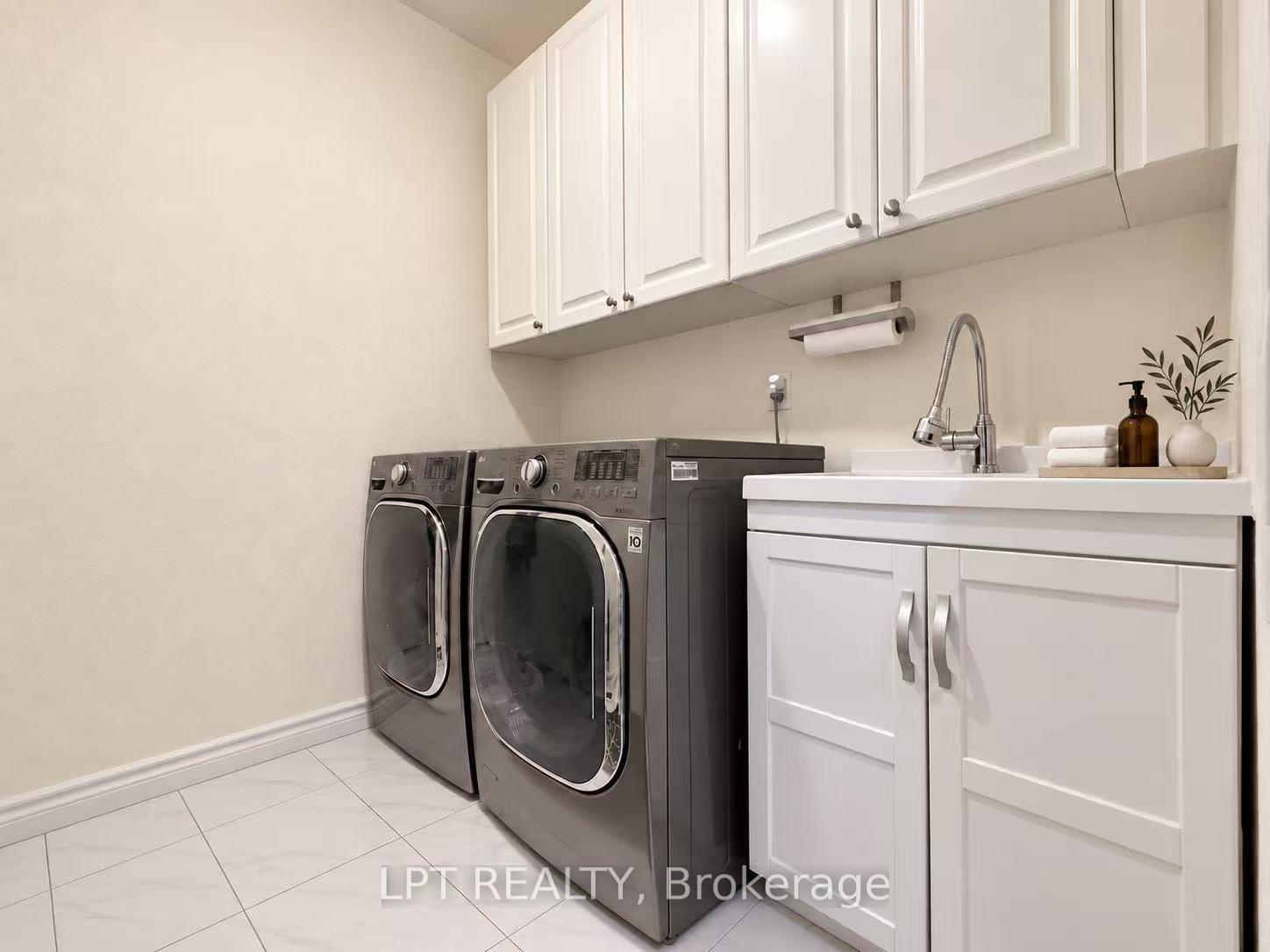 Photo 12 of 1 Saxony Drive, Markham, Berczy — HOMEH