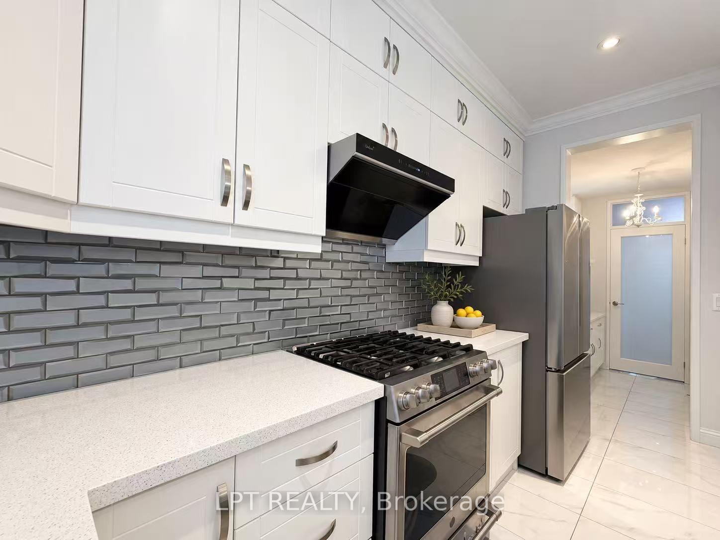 Photo 16 of 1 Saxony Drive, Markham, Berczy — HOMEH