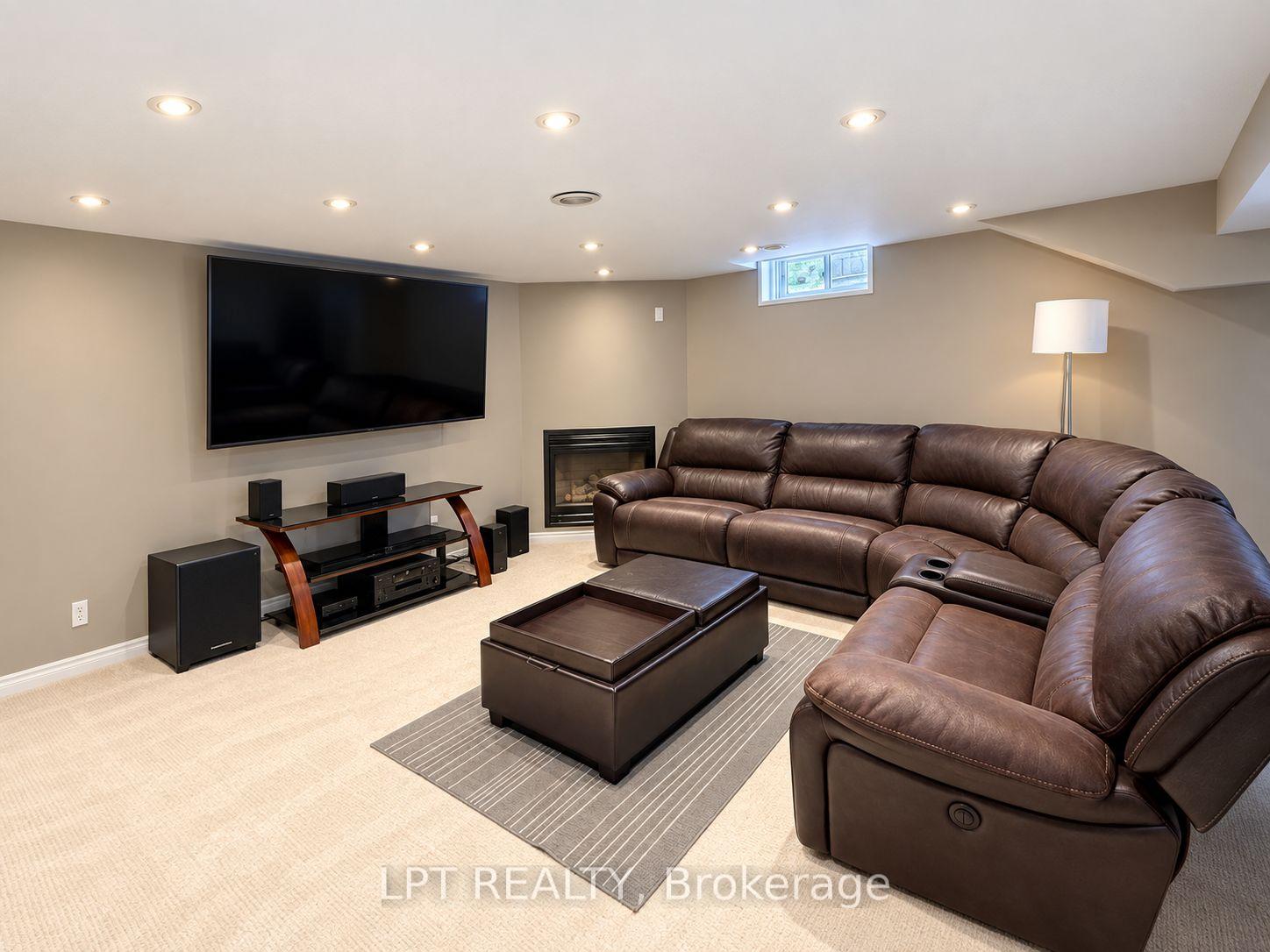 Photo 38 of 1 Saxony Drive, Markham, Berczy — HOMEH