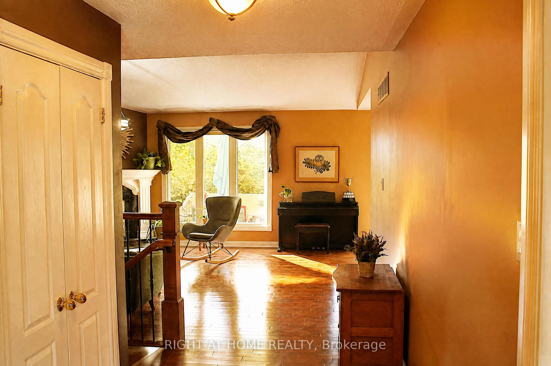 Photo 7 of 173 Grey Fox Drive W, Ottawa, Huntley Ward (North West) — HOMEH