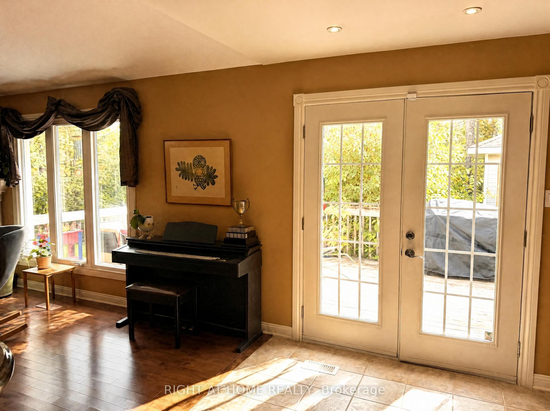 Photo 9 of 173 Grey Fox Drive W, Ottawa, Huntley Ward (North West) — HOMEH
