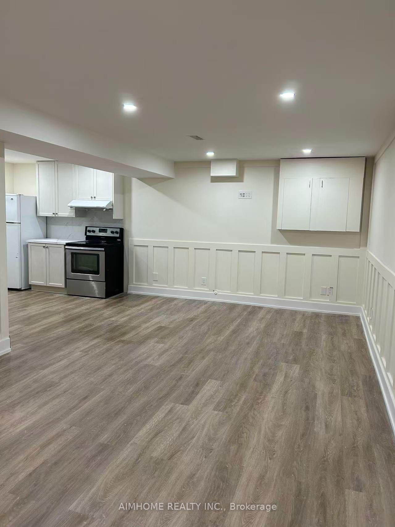 Photo 5 of 47 Belfry Drive, Newmarket, Huron Heights-Leslie Valley — HOMEH