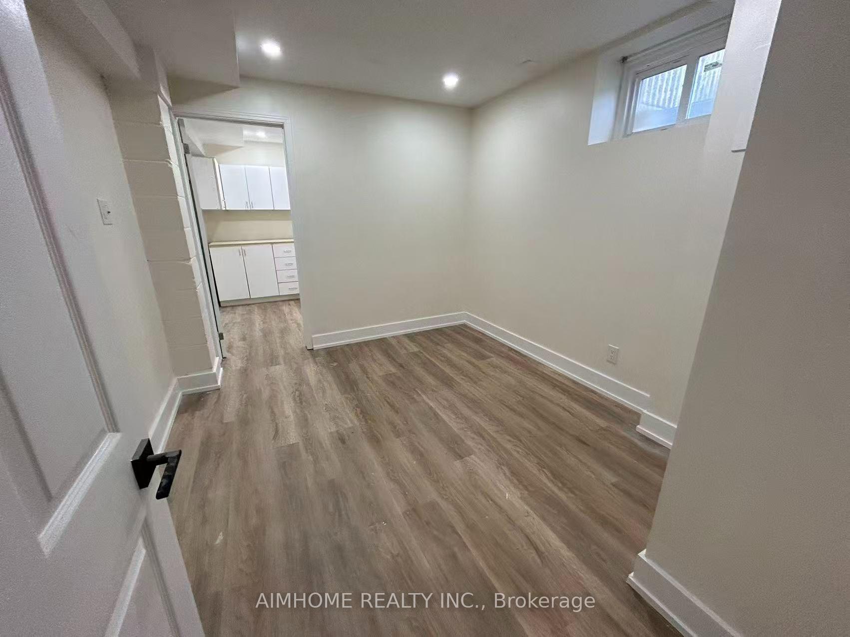 Photo 9 of 47 Belfry Drive, Newmarket, Huron Heights-Leslie Valley — HOMEH