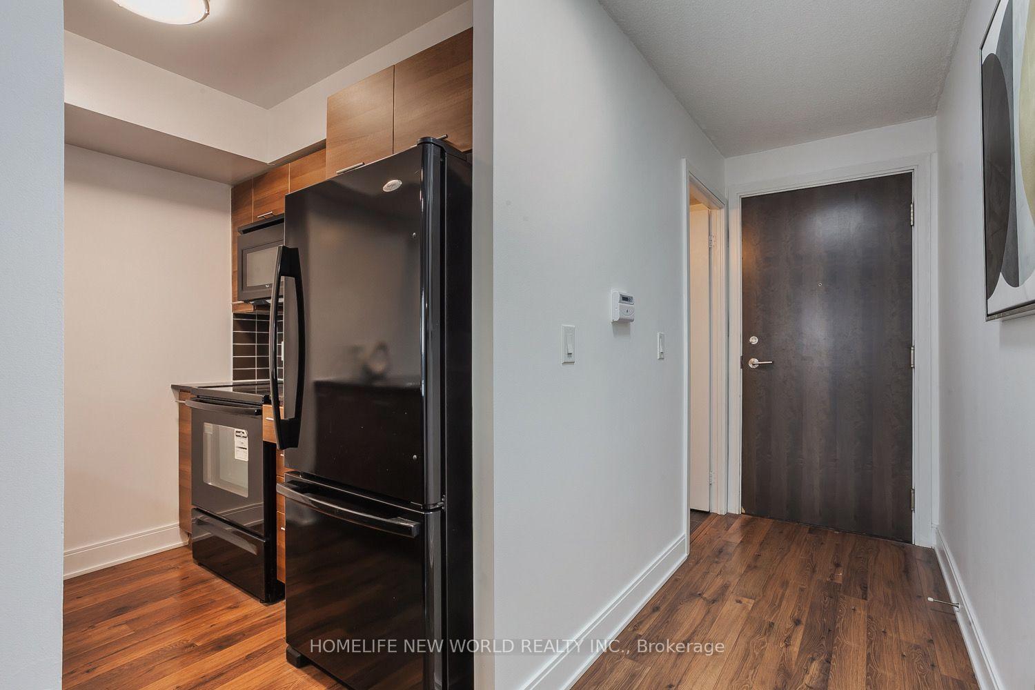 Photo 4 of Unit 3211, 125 Village Green Square, Scarborough, Agincourt South-Malvern West — HOMEH