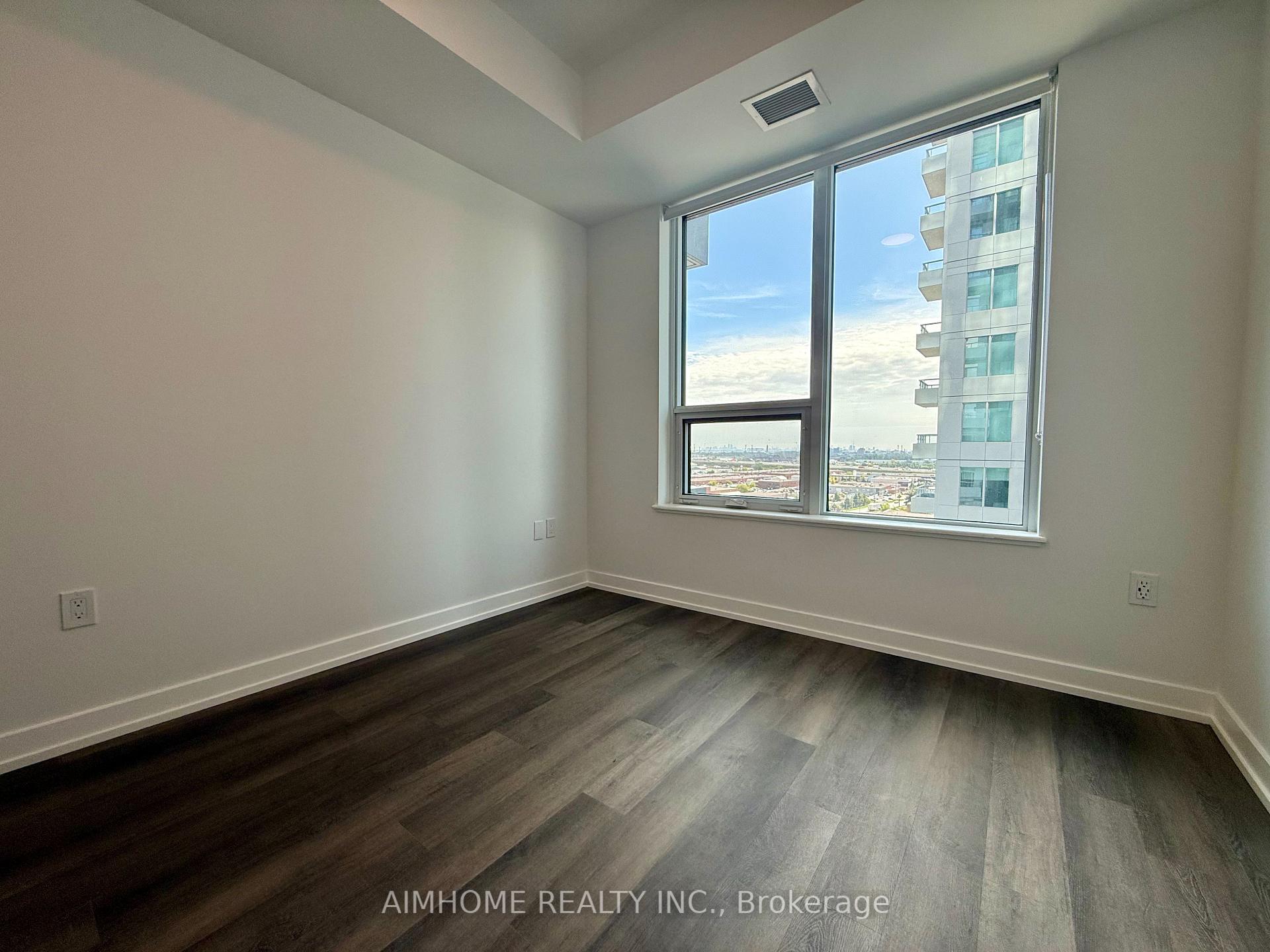 Photo 5 of Unit 1106, 5 Meadowdale Road, Vaughan, Concord — HOMEH