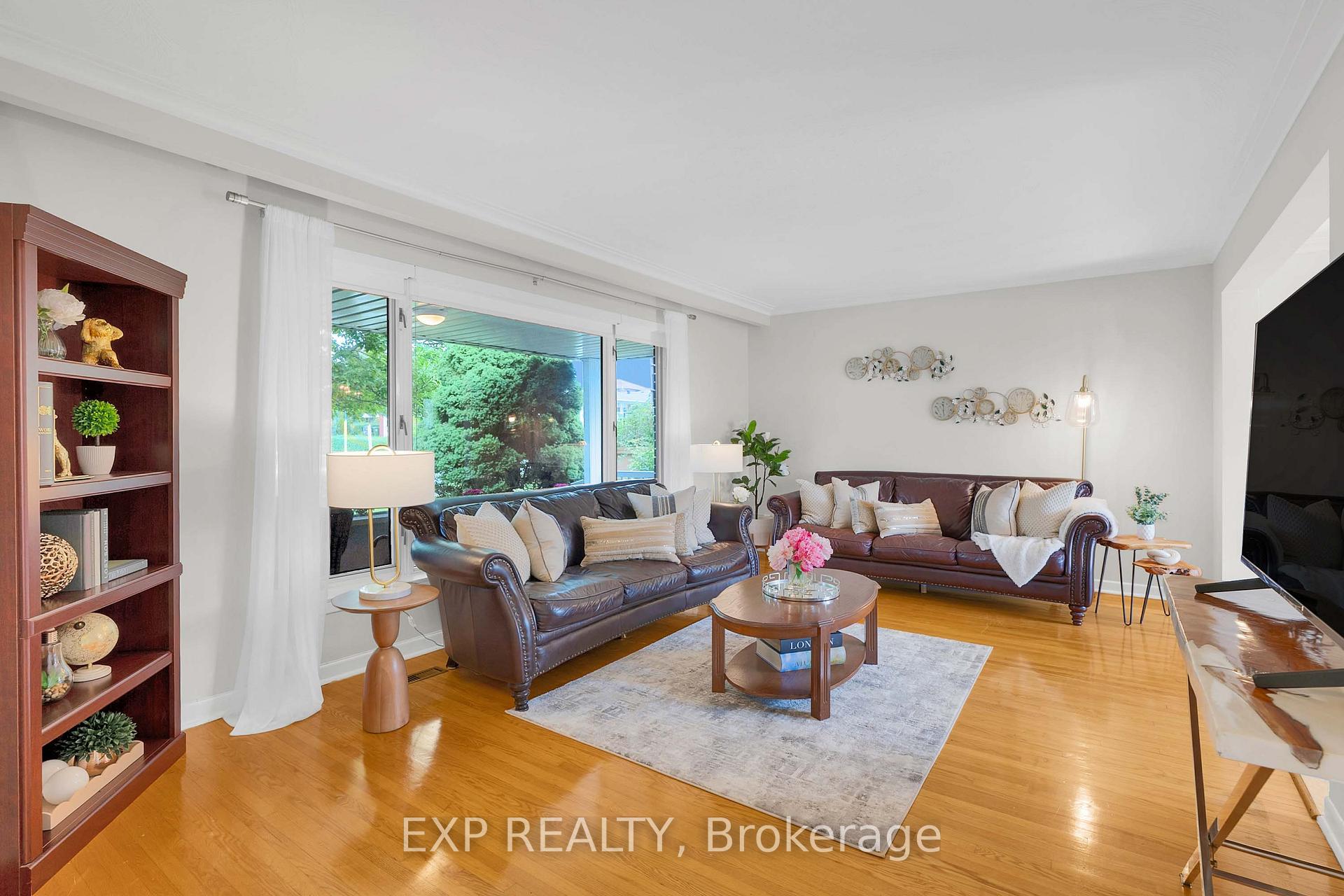 Photo 1 of 182 Derrydown Road, North York, York University Heights — HOMEH