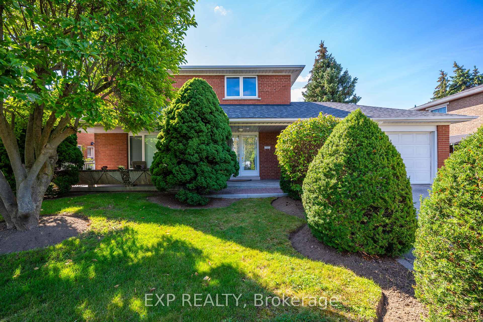 Photo 6 of 182 Derrydown Road, North York, York University Heights — HOMEH