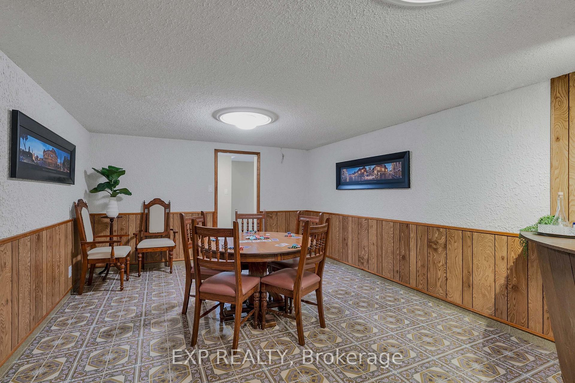 Photo 39 of 182 Derrydown Road, North York, York University Heights — HOMEH