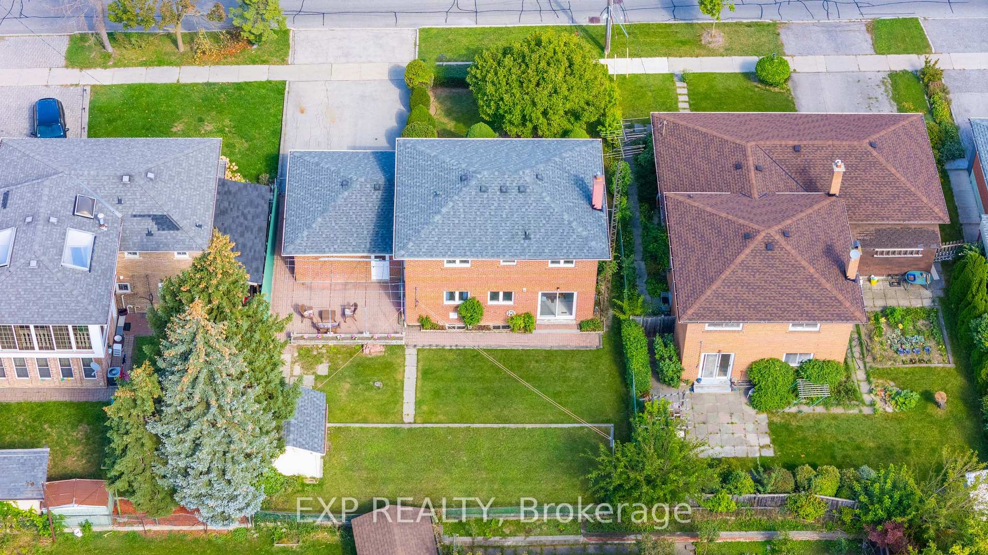 Photo 56 of 182 Derrydown Road, North York, York University Heights — HOMEH