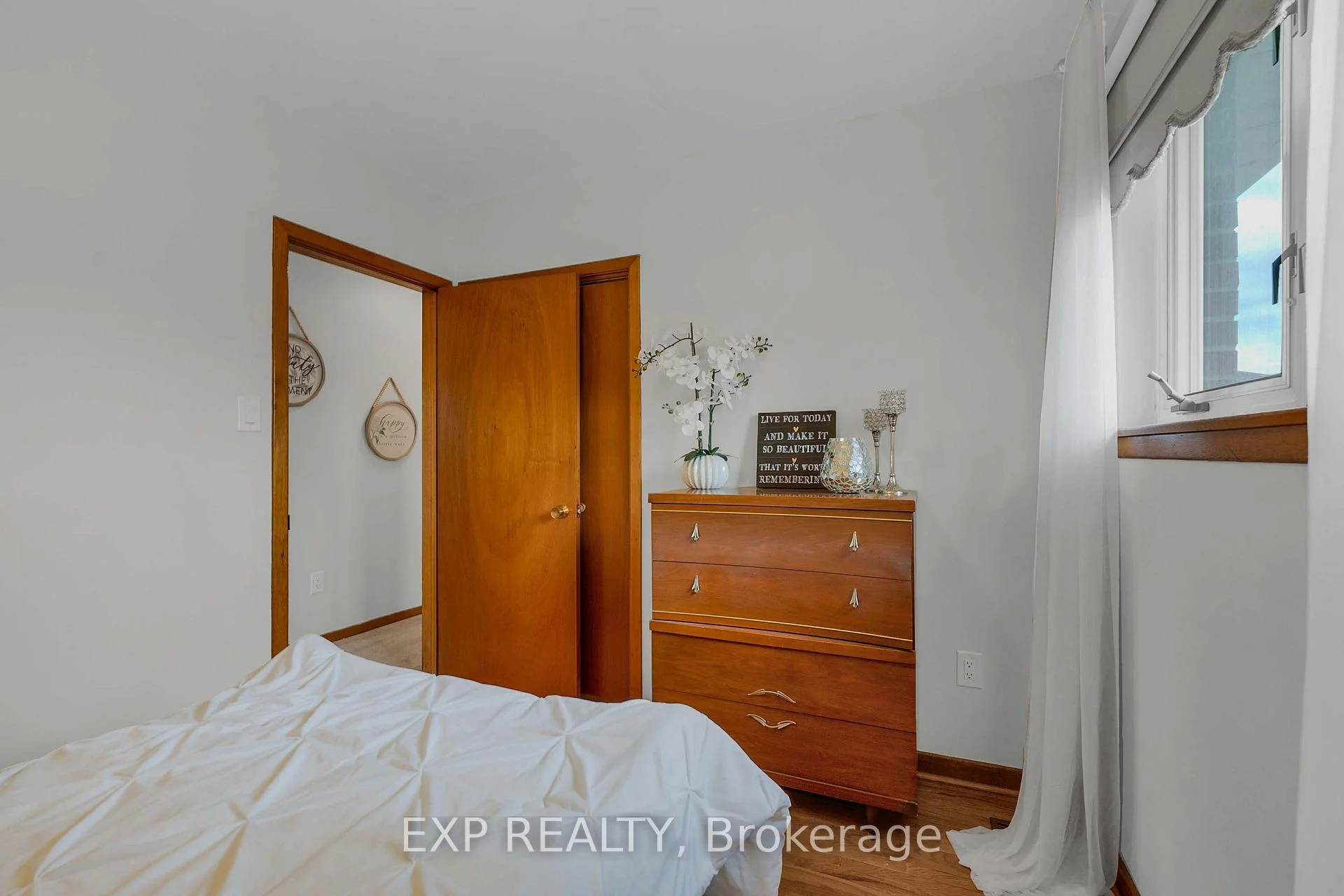 Photo 31 of 182 Derrydown Road, North York, York University Heights — HOMEH