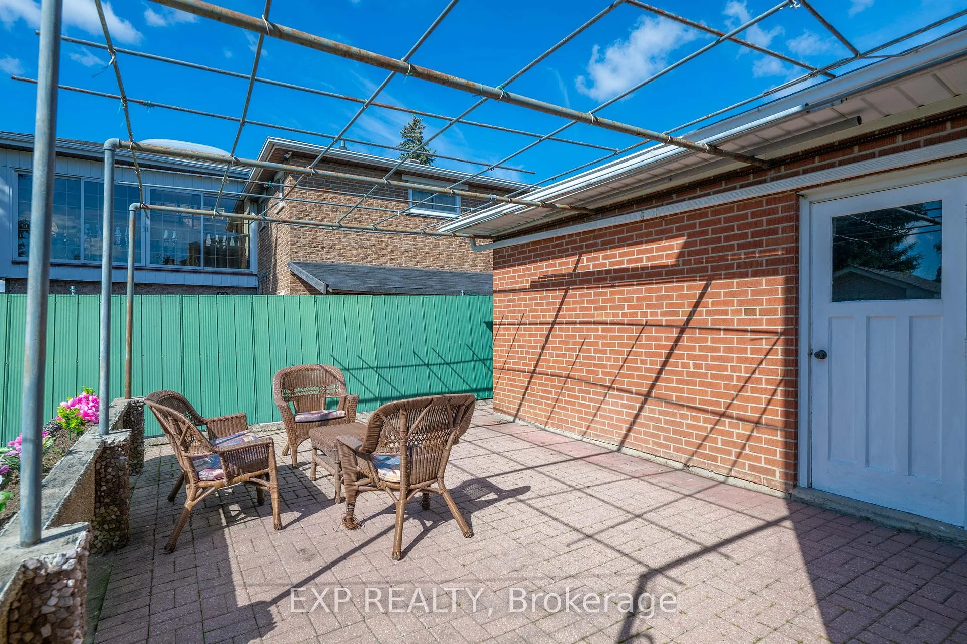 Photo 45 of 182 Derrydown Road, North York, York University Heights — HOMEH
