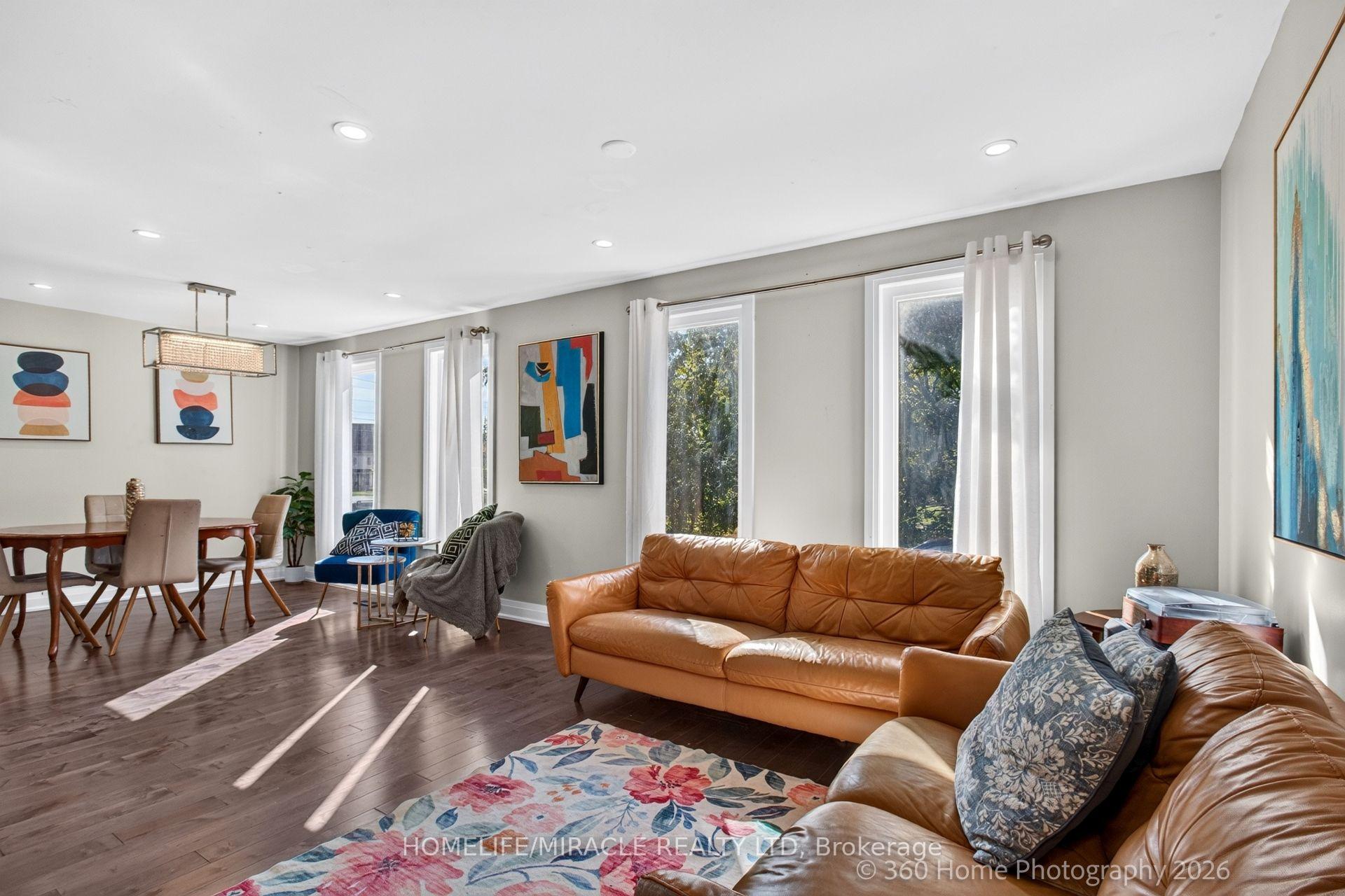 Photo 12 of 696 Sheppard Avenue, Pickering, Woodlands — HOMEH