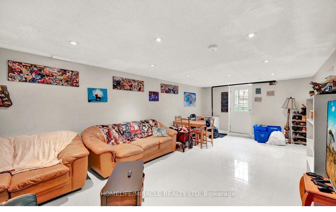 Photo 54 of 696 Sheppard Avenue, Pickering, Woodlands — HOMEH