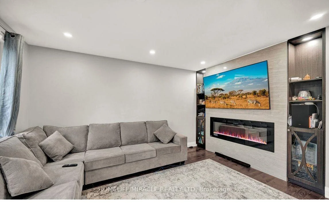 Photo 9 of 696 Sheppard Avenue, Pickering, Woodlands — HOMEH