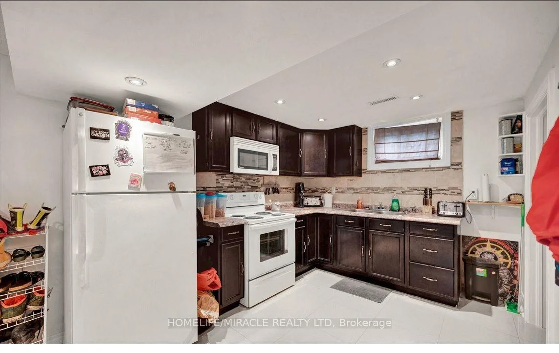 Photo 37 of 696 Sheppard Avenue, Pickering, Woodlands — HOMEH