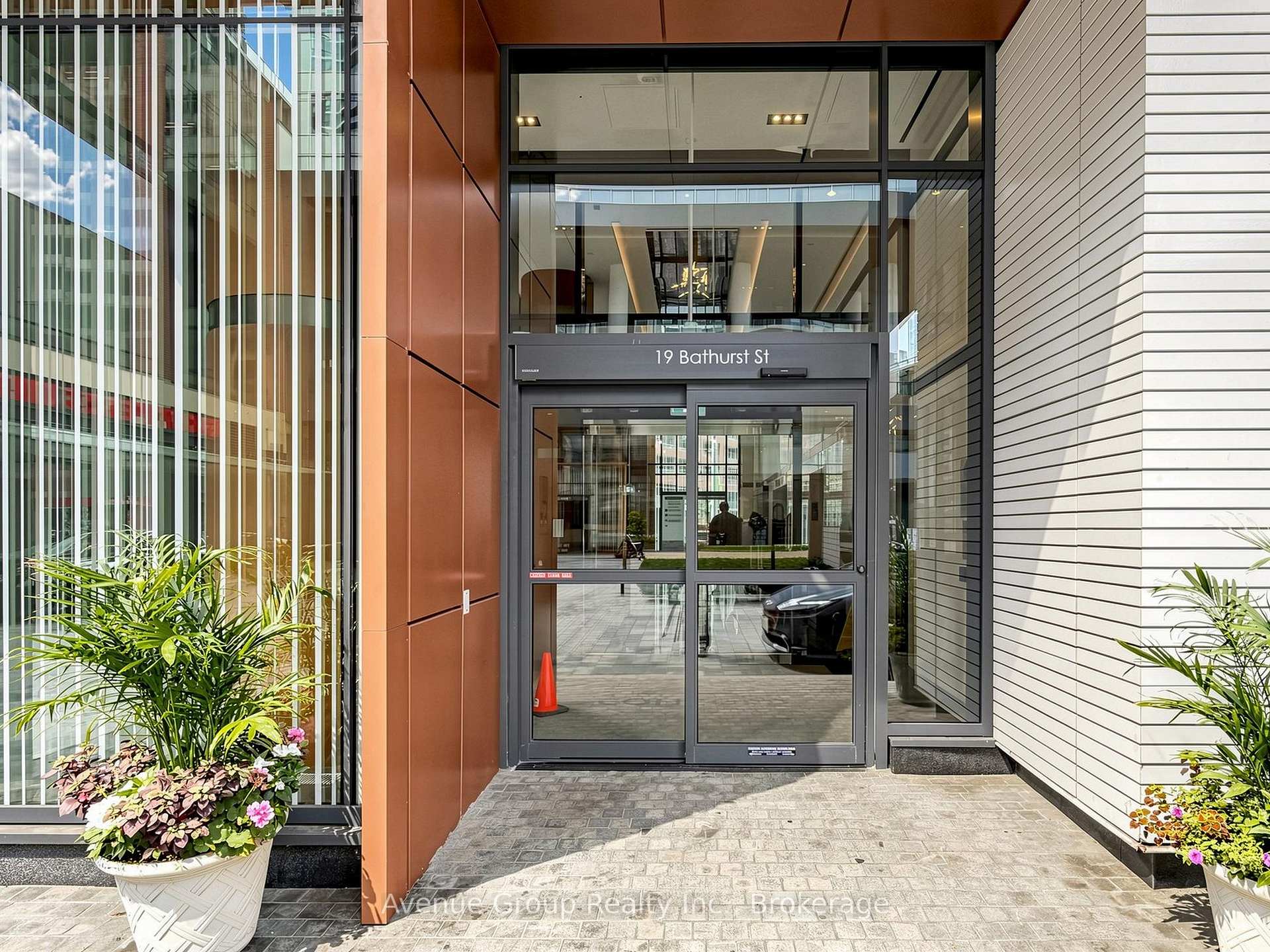 Photo 5 of Unit 1105, 19 Bathurst Street, Toronto, Waterfront Communities — HOMEH