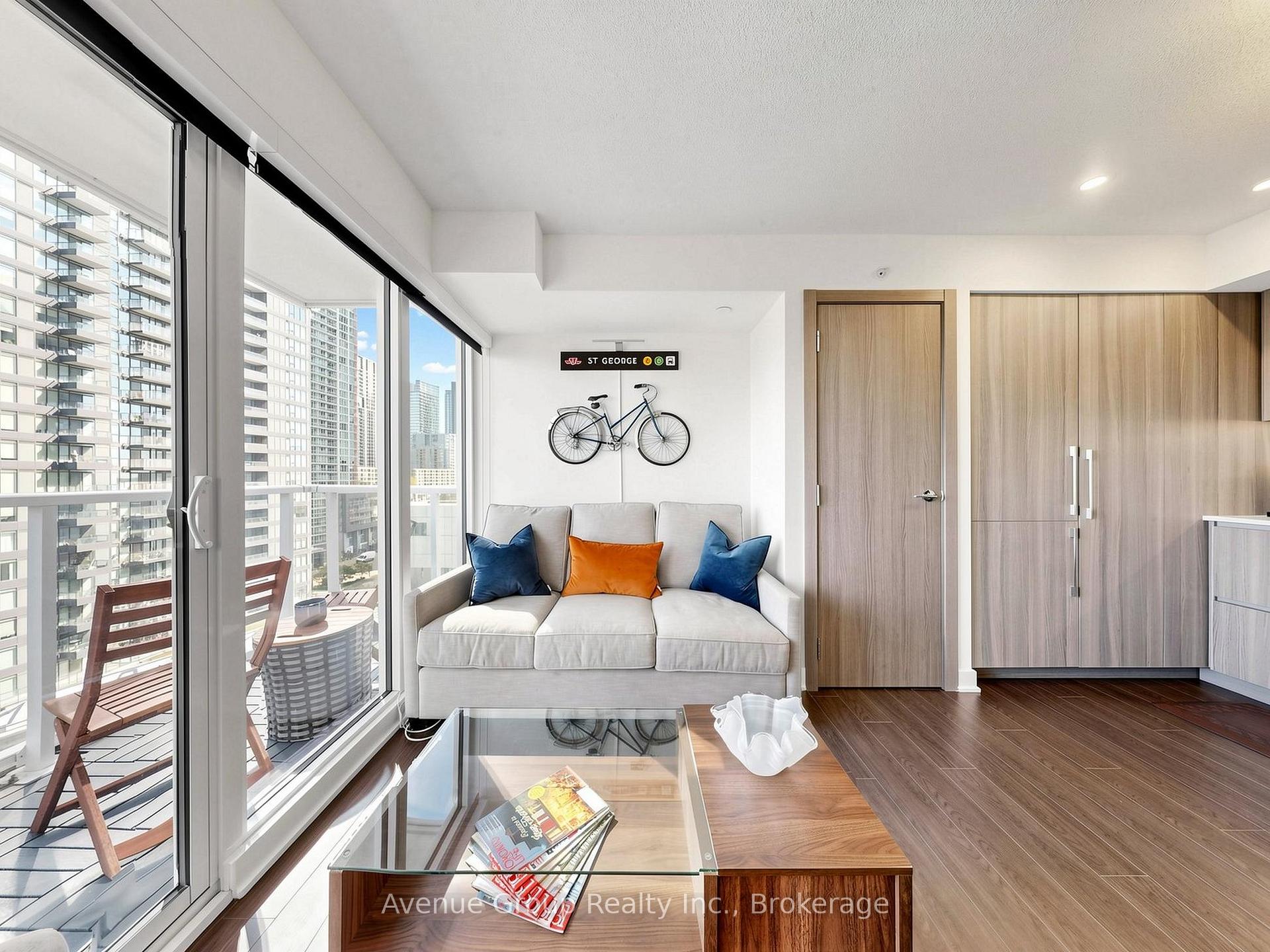 Photo 8 of Unit 1105, 19 Bathurst Street, Toronto, Waterfront Communities — HOMEH