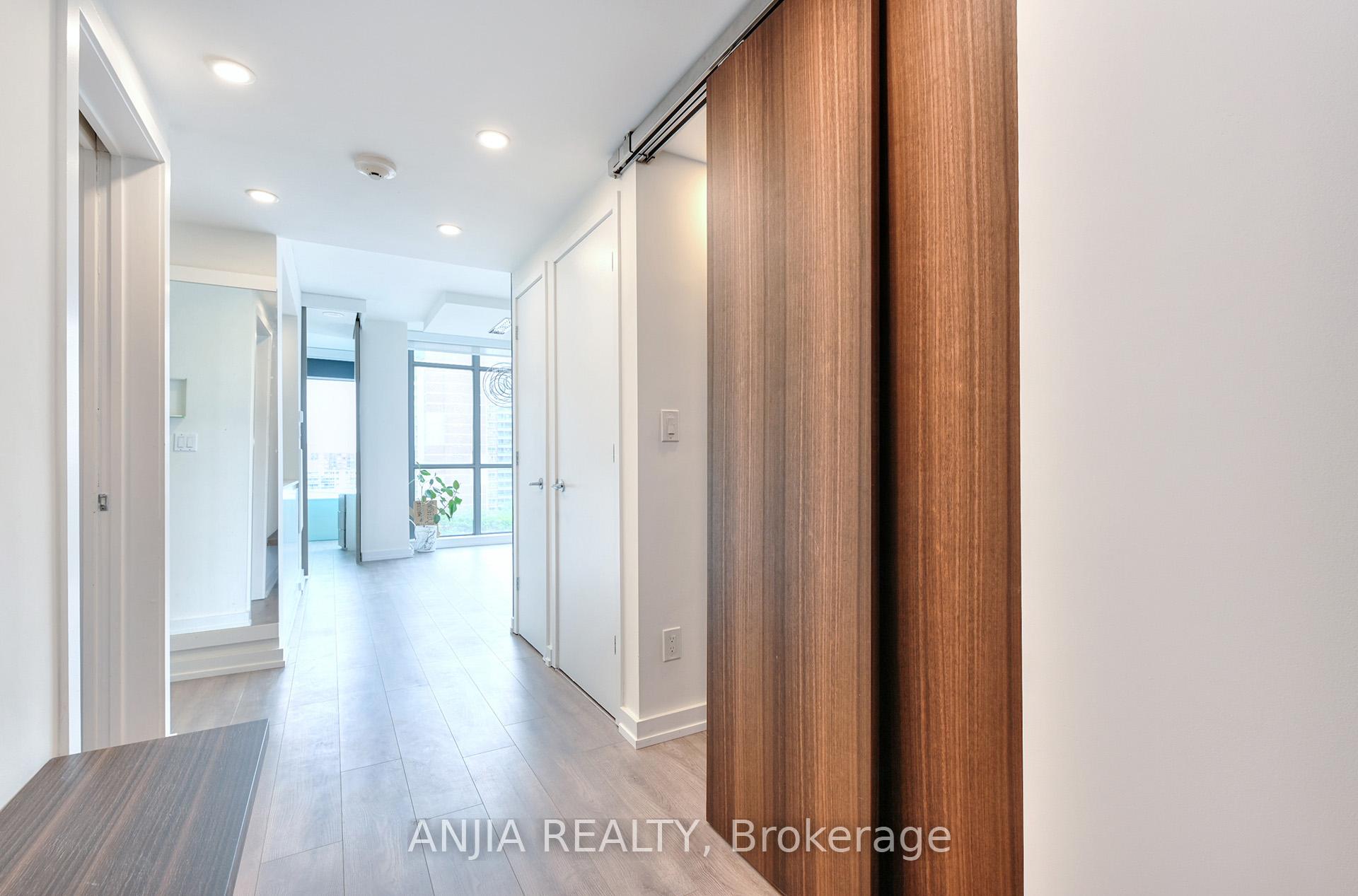 Photo 8 of Unit 1001, 281 Mutual Street, Toronto, Church-Yonge Corridor — HOMEH