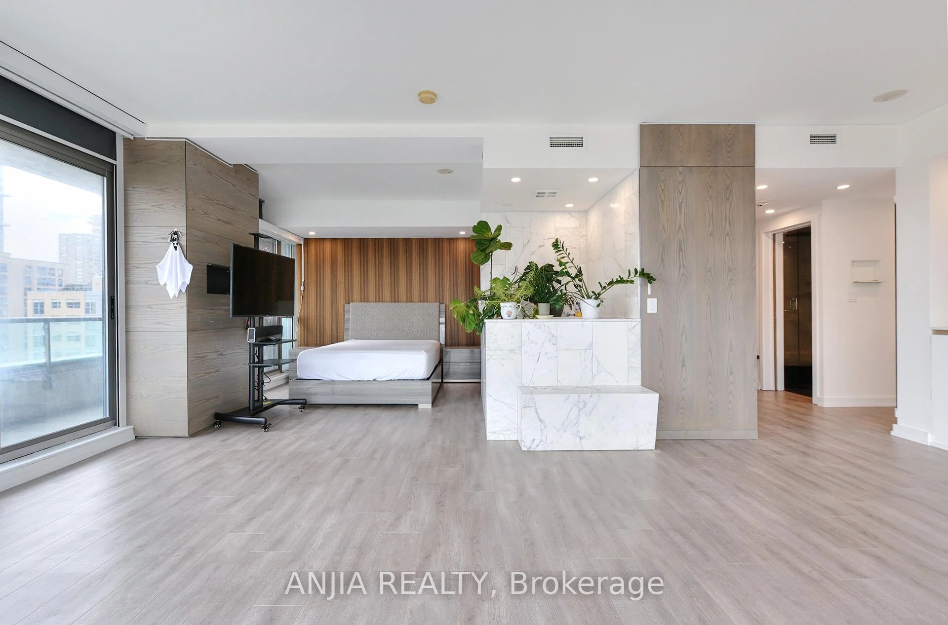 Photo 16 of Unit 1001, 281 Mutual Street, Toronto, Church-Yonge Corridor — HOMEH