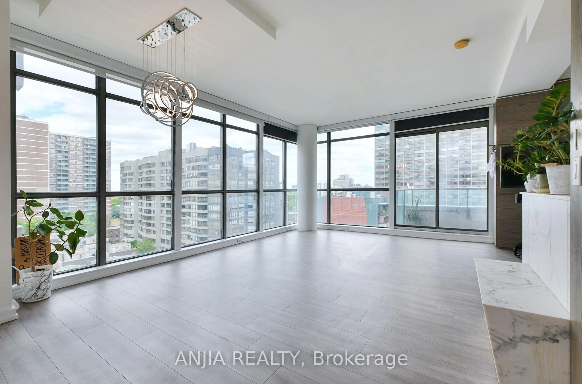 Photo 17 of Unit 1001, 281 Mutual Street, Toronto, Church-Yonge Corridor — HOMEH