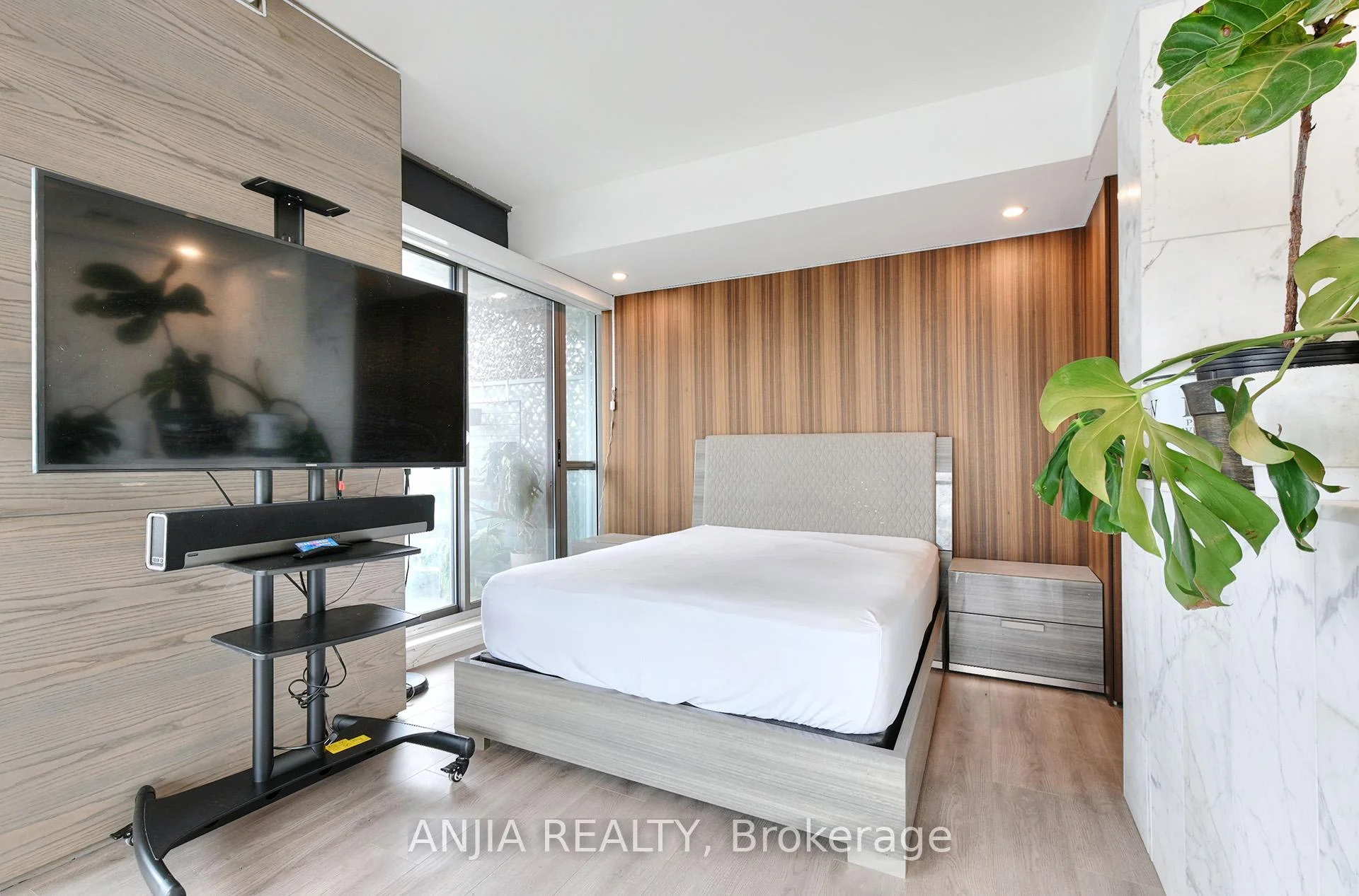 Photo 22 of Unit 1001, 281 Mutual Street, Toronto, Church-Yonge Corridor — HOMEH