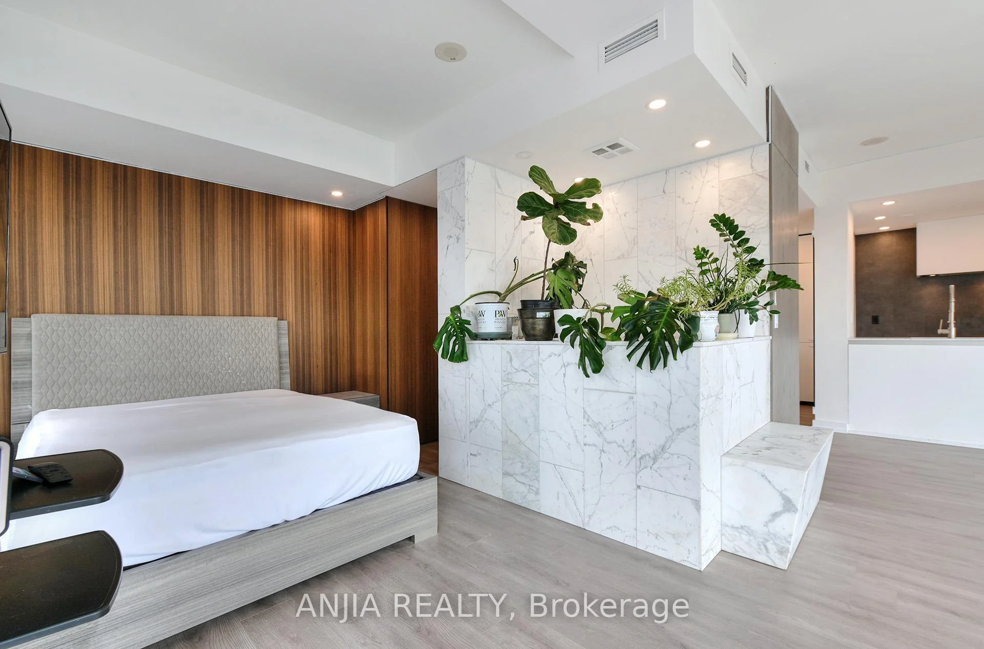 Photo 24 of Unit 1001, 281 Mutual Street, Toronto, Church-Yonge Corridor — HOMEH