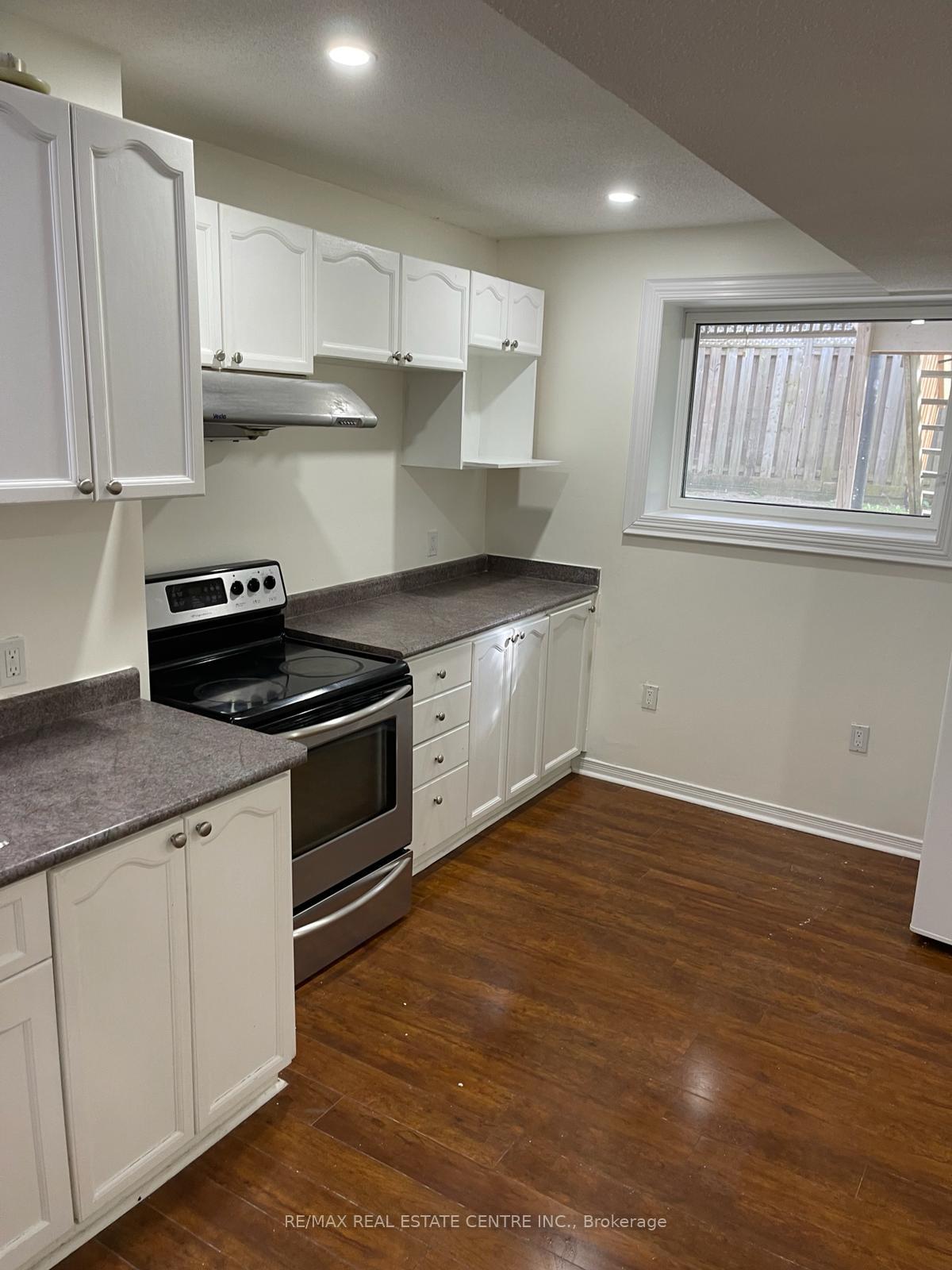 Photo 3 of 204 Van Scott (Basement) Drive, Brampton, Northwest Brampton — HOMEH