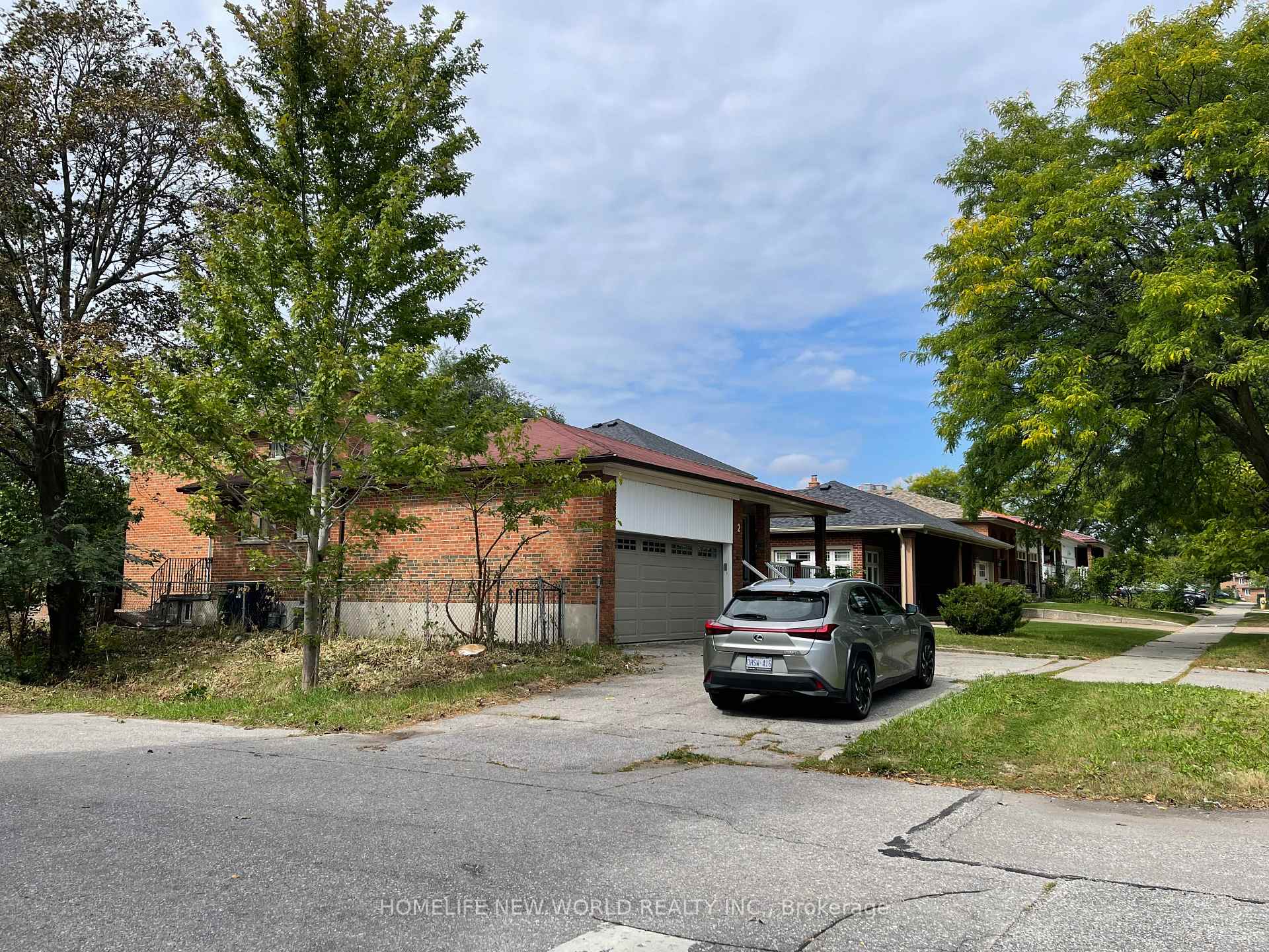 Photo 4 of 2 Arkona Drive, Scarborough, Tam O'Shanter-Sullivan — HOMEH