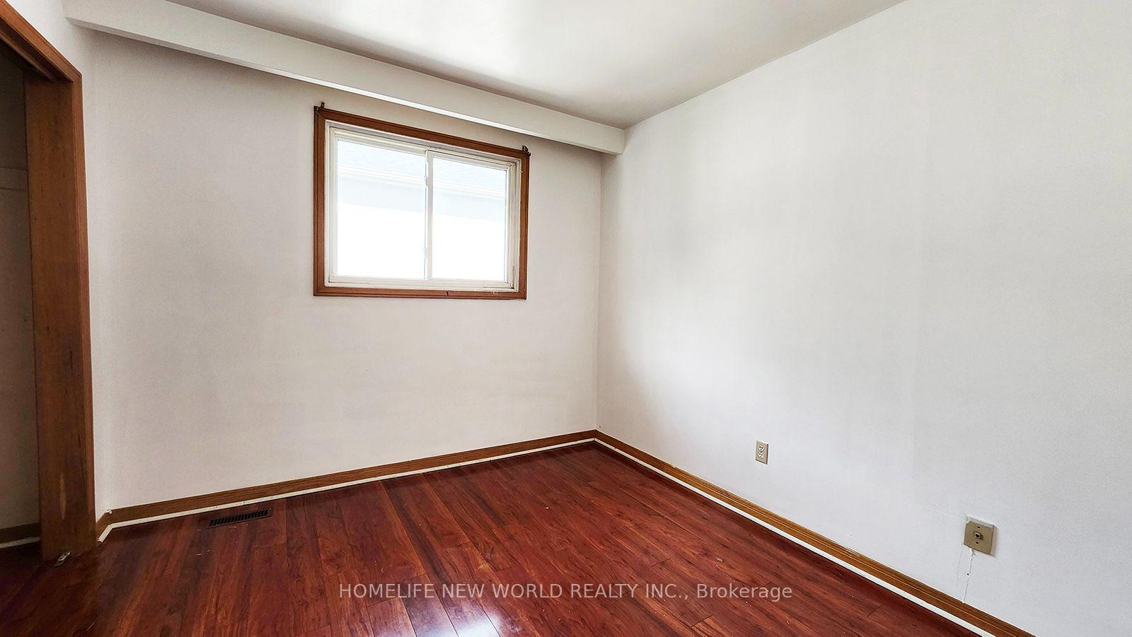 Photo 11 of 2 Arkona Drive, Scarborough, Tam O'Shanter-Sullivan — HOMEH