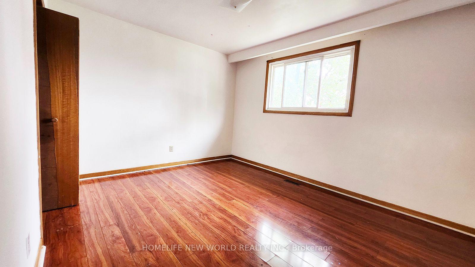 Photo 13 of 2 Arkona Drive, Scarborough, Tam O'Shanter-Sullivan — HOMEH