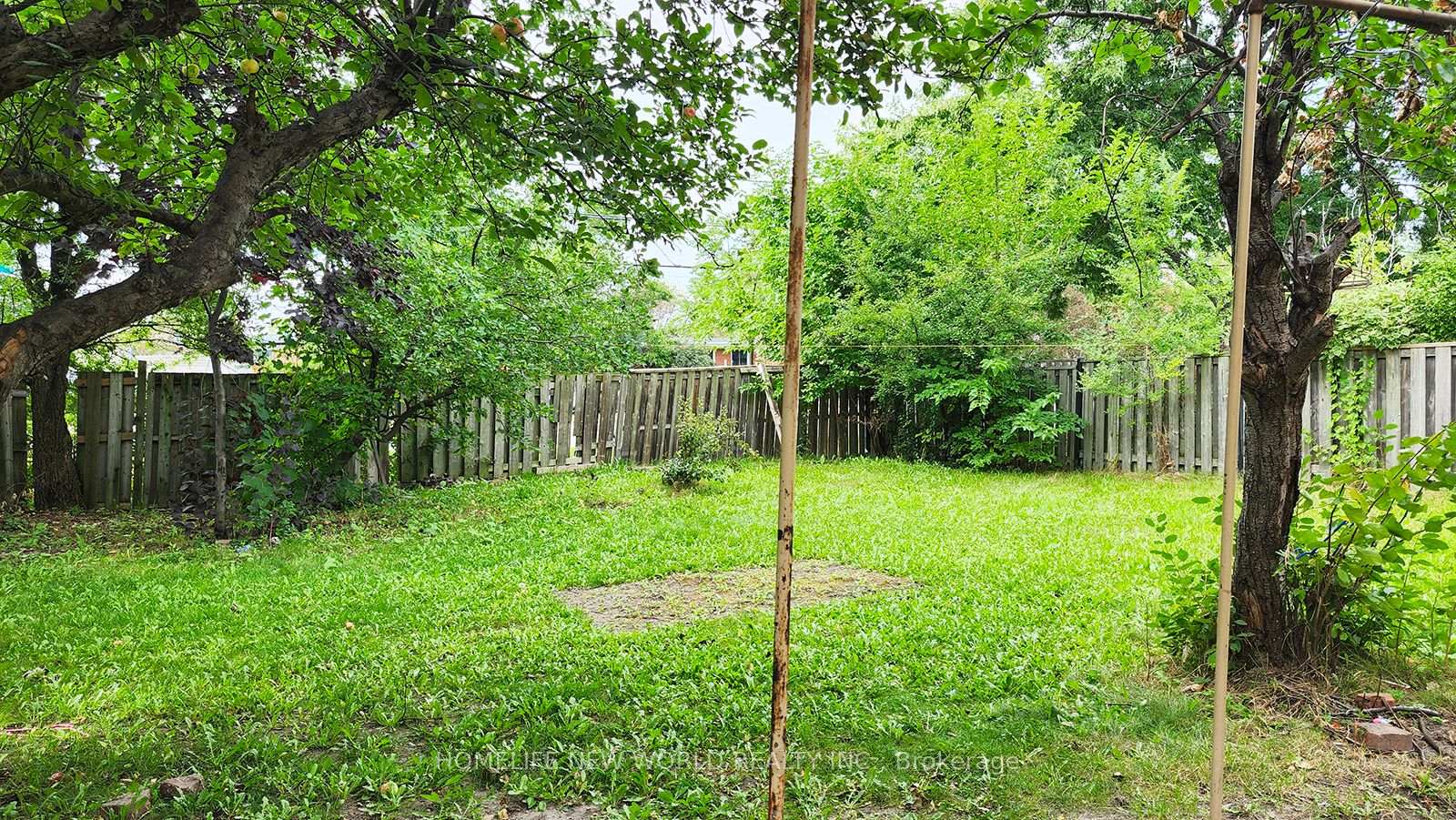 Photo 33 of 2 Arkona Drive, Scarborough, Tam O'Shanter-Sullivan — HOMEH