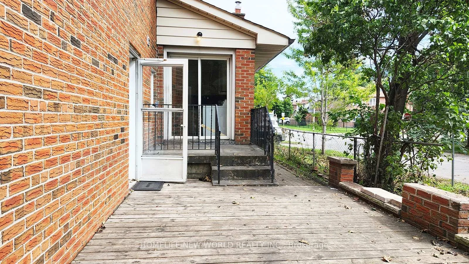 Photo 10 of 2 Arkona Drive, Scarborough, Tam O'Shanter-Sullivan — HOMEH