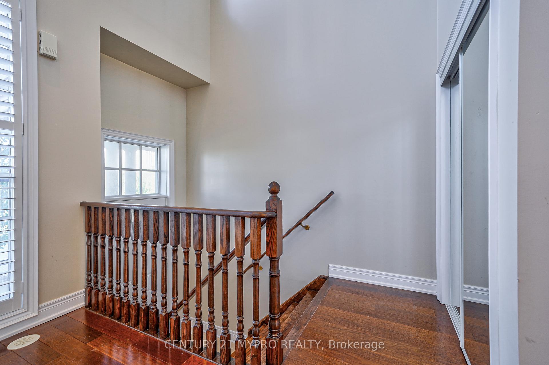 Photo 10 of 43 Rouge Valley Drive, Markham, Unionville — HOMEH