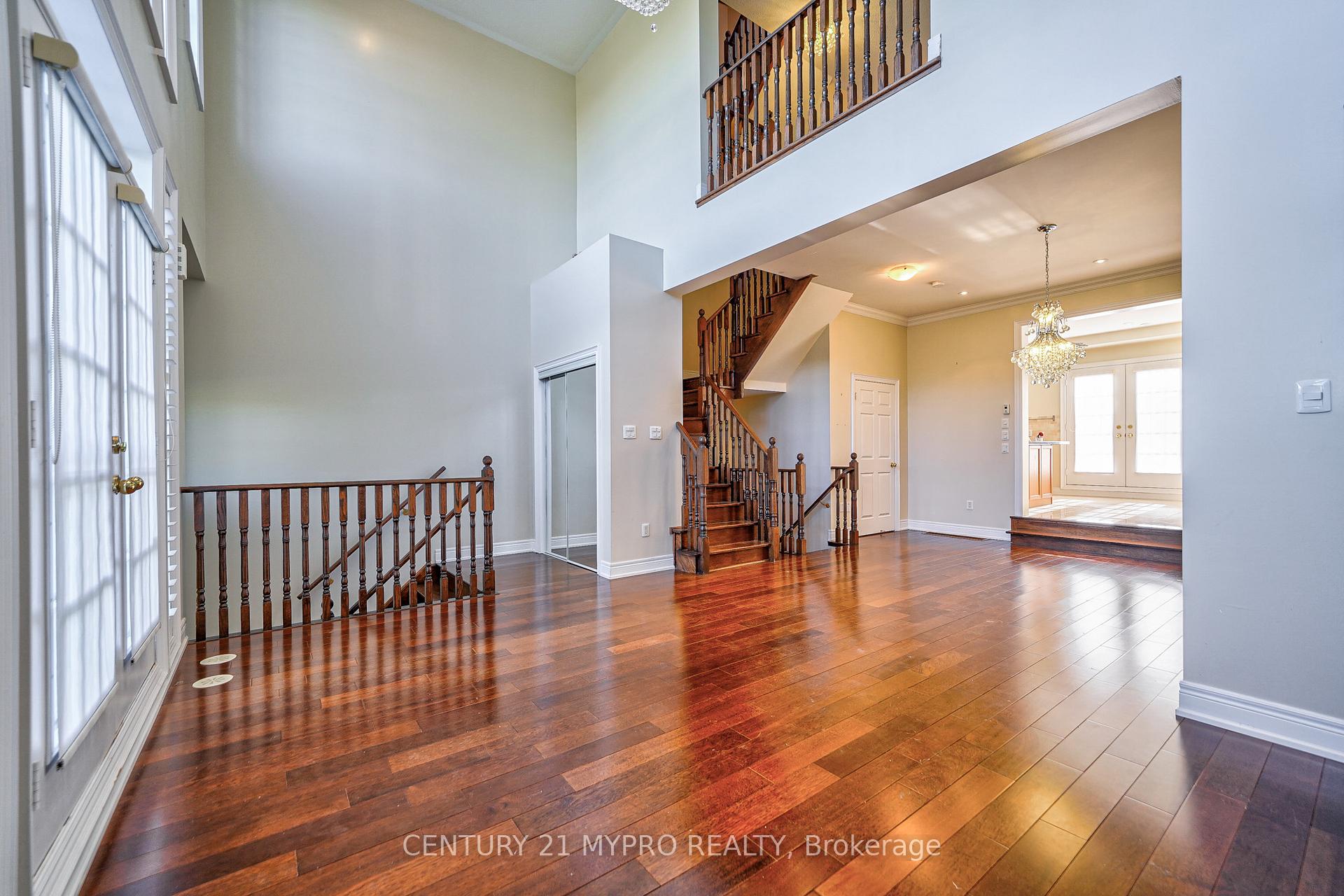 Photo 13 of 43 Rouge Valley Drive, Markham, Unionville — HOMEH