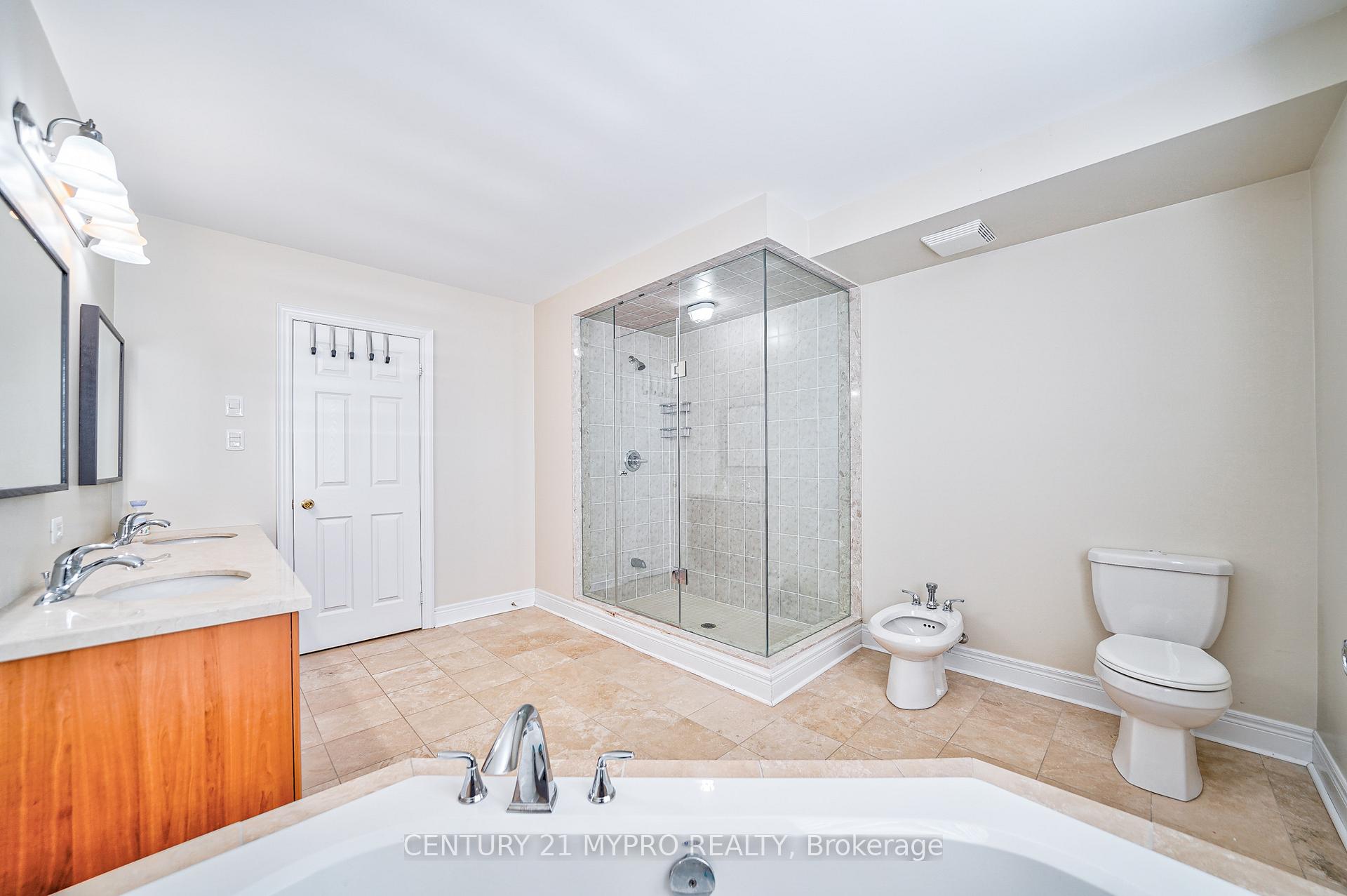 Photo 36 of 43 Rouge Valley Drive, Markham, Unionville — HOMEH