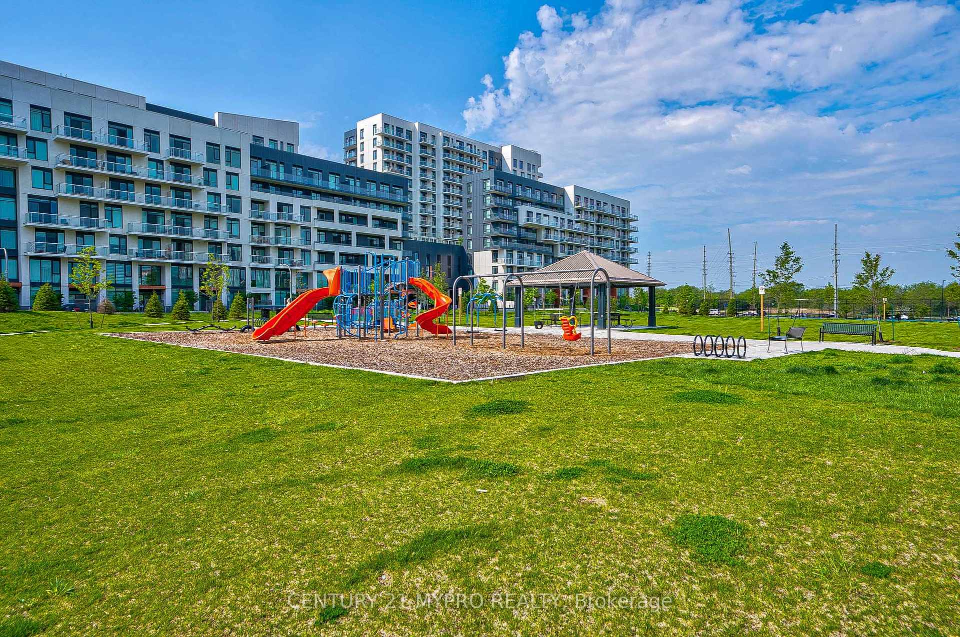 Photo 49 of 43 Rouge Valley Drive, Markham, Unionville — HOMEH