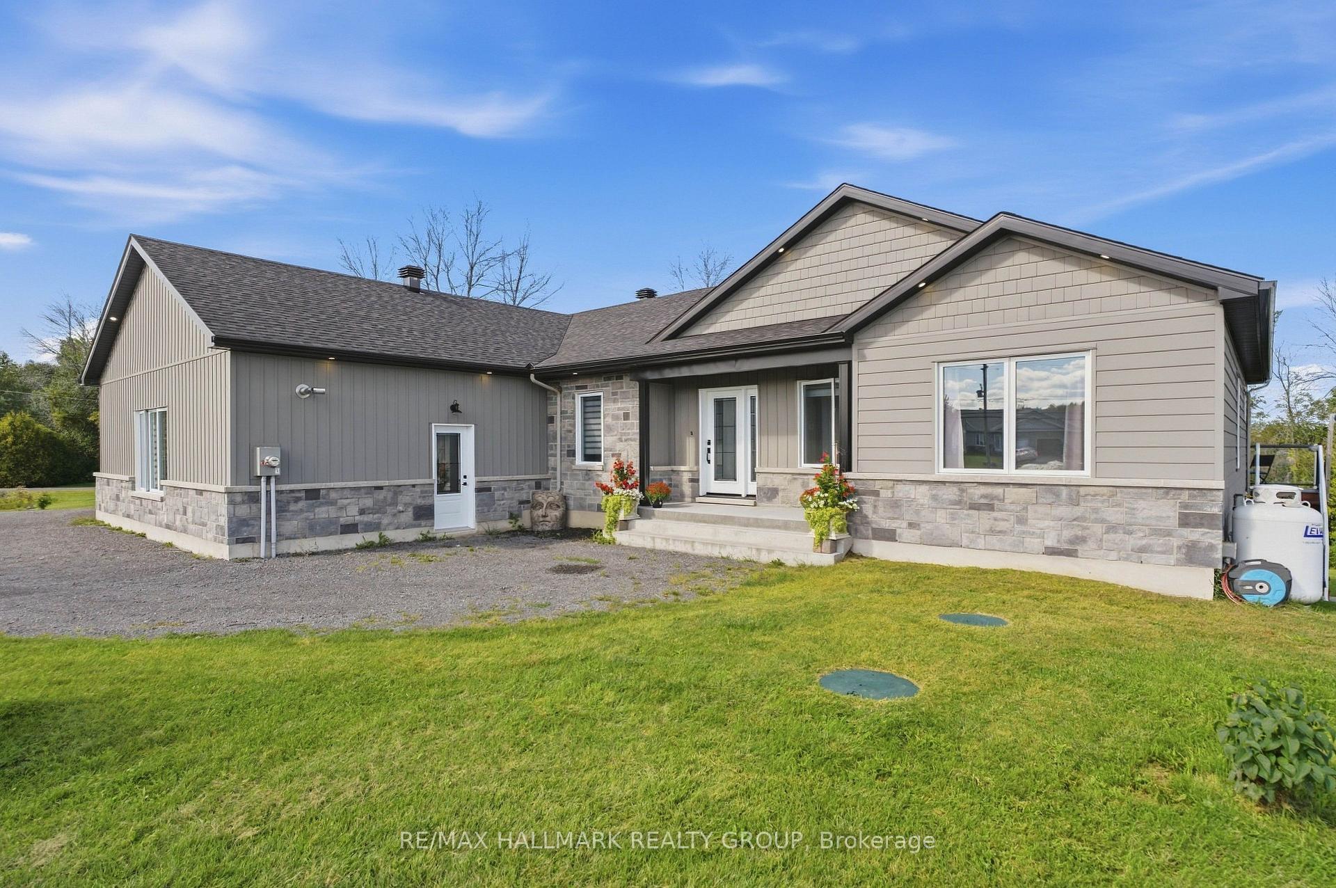 Photo 2 of 3515 Front Road E, Champlain, Champlain Twp — HOMEH