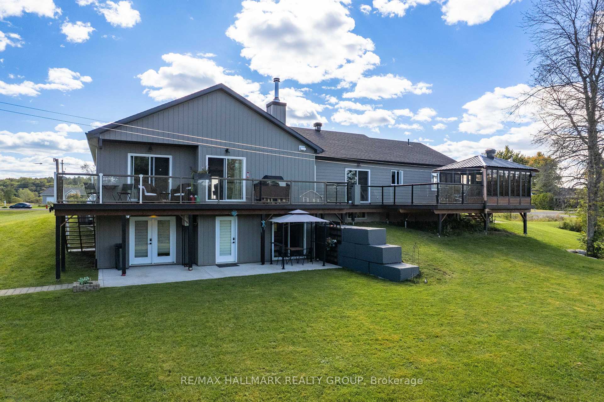Photo 3 of 3515 Front Road E, Champlain, Champlain Twp — HOMEH