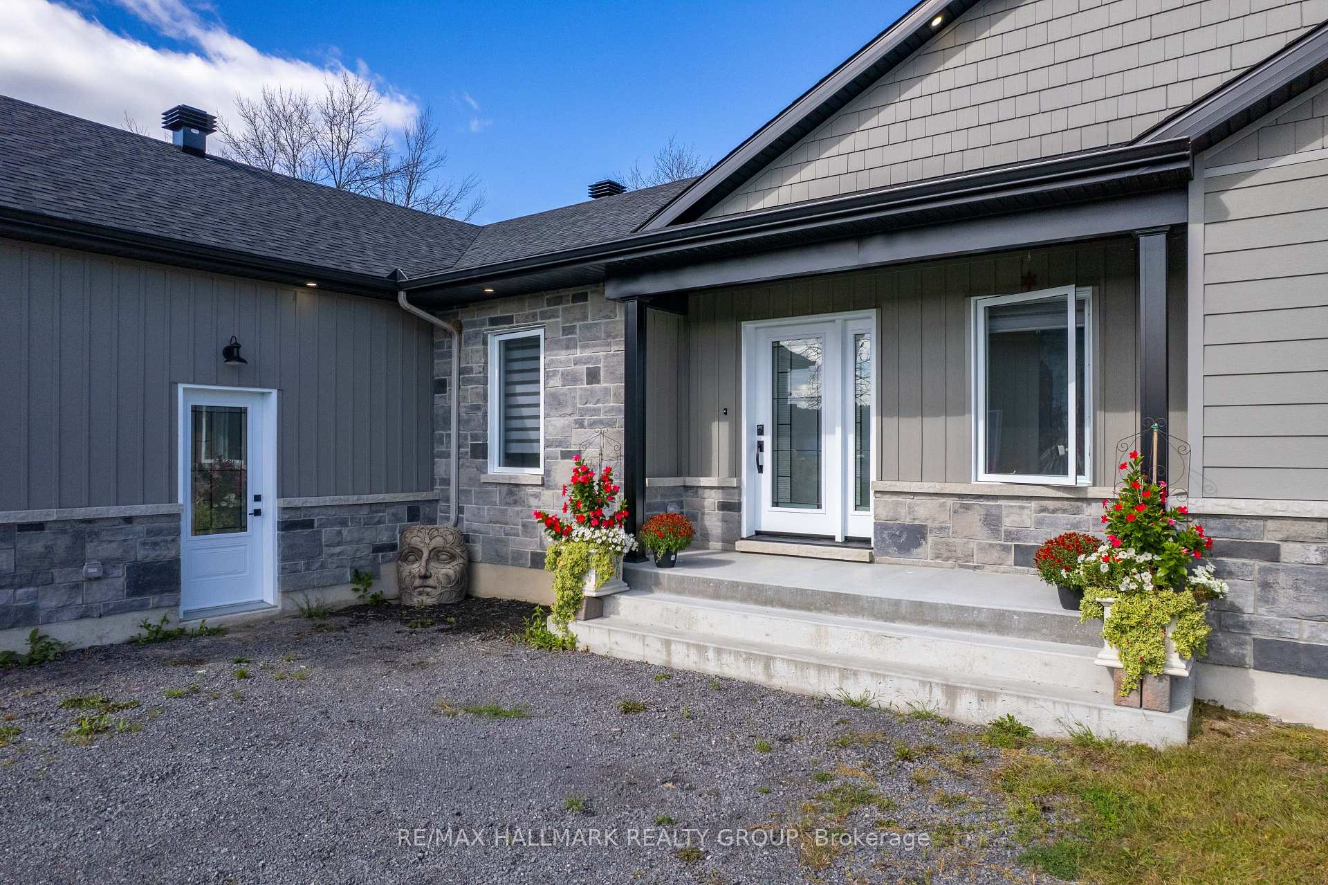 Photo 4 of 3515 Front Road E, Champlain, Champlain Twp — HOMEH