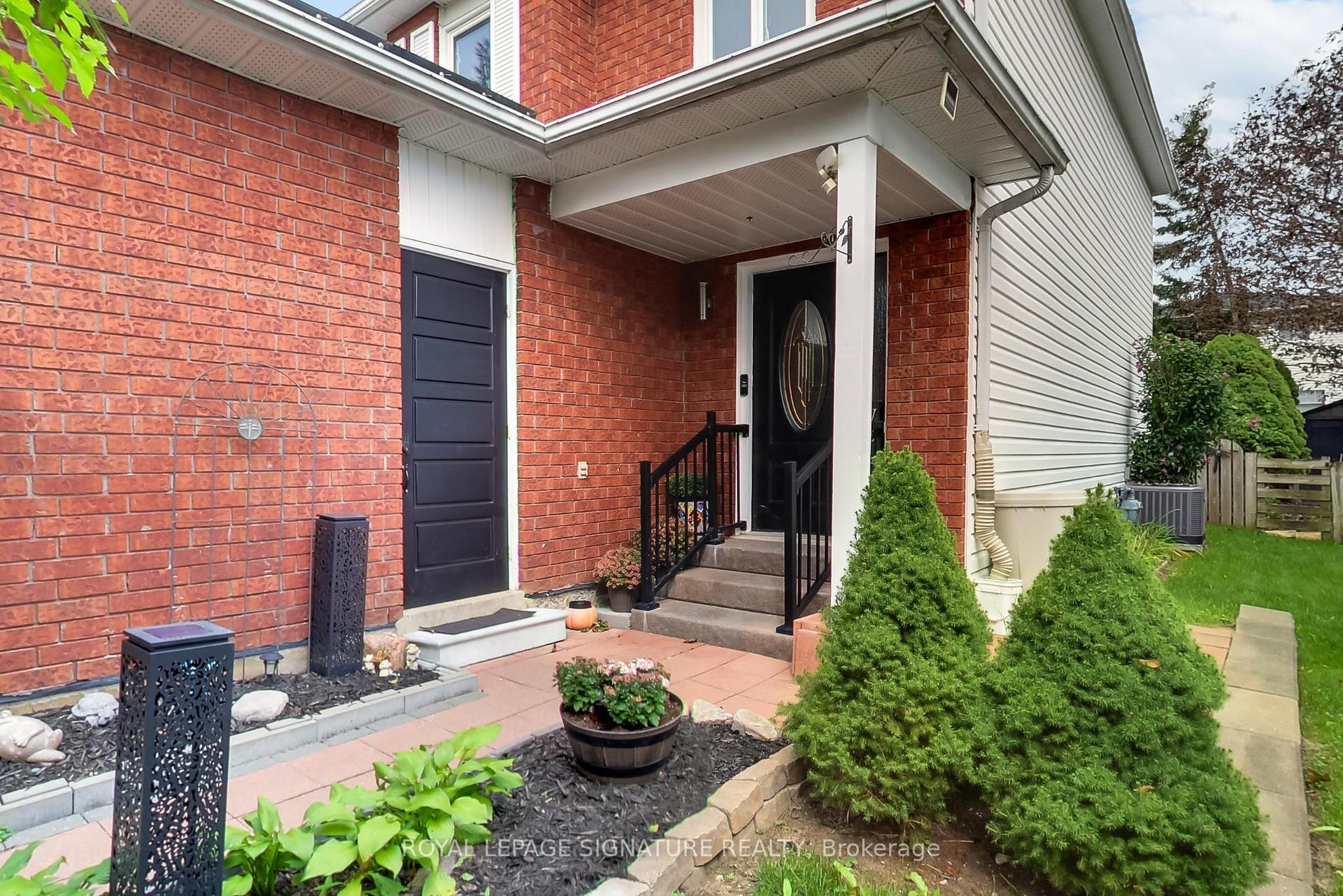 Photo 2 of 35 Carr Drive, Barrie, Letitia Heights — HOMEH