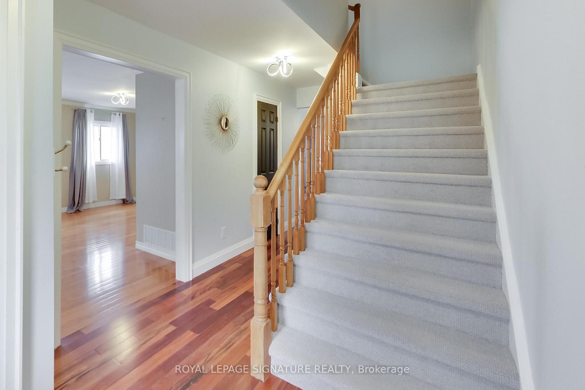 Photo 4 of 35 Carr Drive, Barrie, Letitia Heights — HOMEH