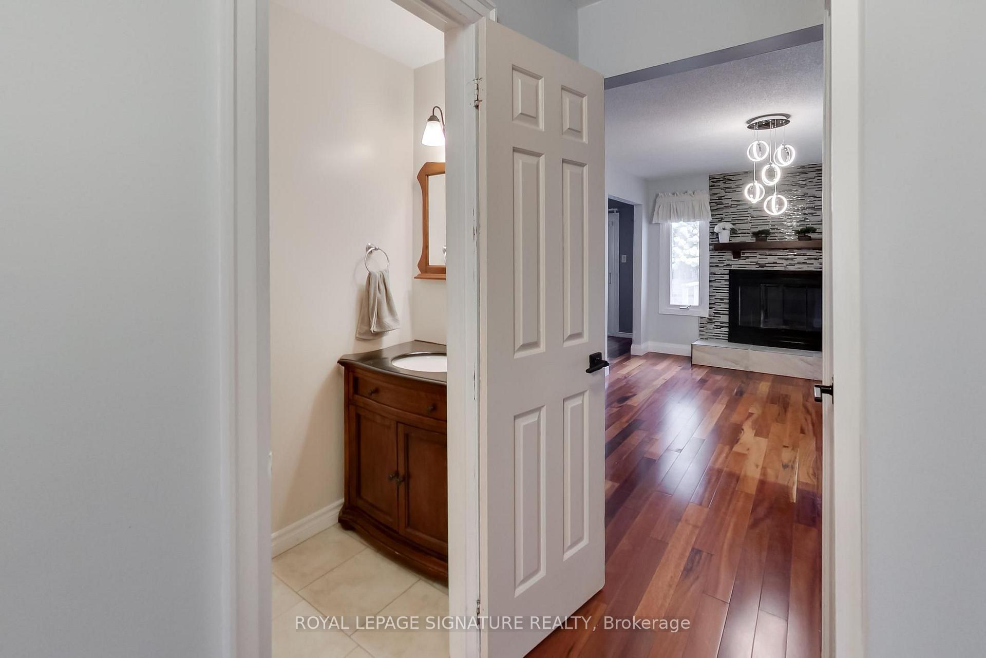 Photo 22 of 35 Carr Drive, Barrie, Letitia Heights — HOMEH