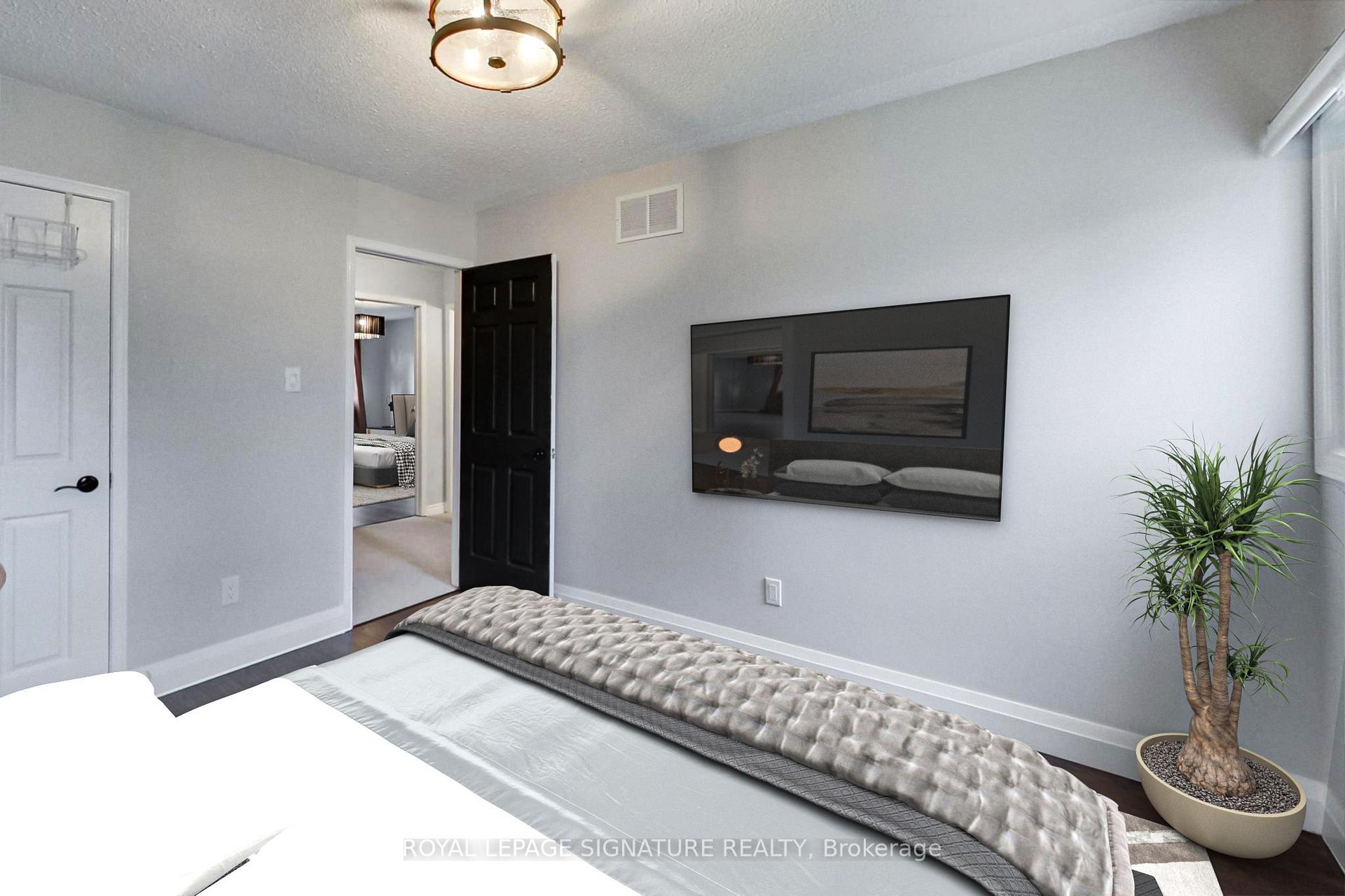 Photo 33 of 35 Carr Drive, Barrie, Letitia Heights — HOMEH