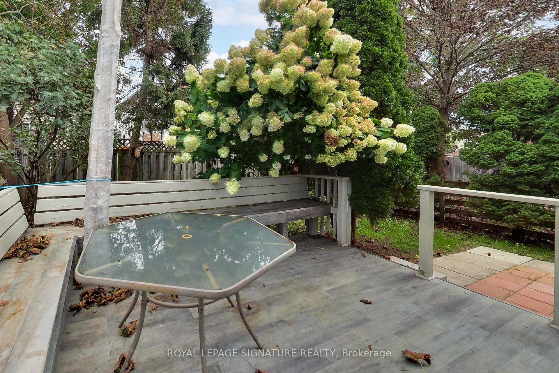 Photo 44 of 35 Carr Drive, Barrie, Letitia Heights — HOMEH